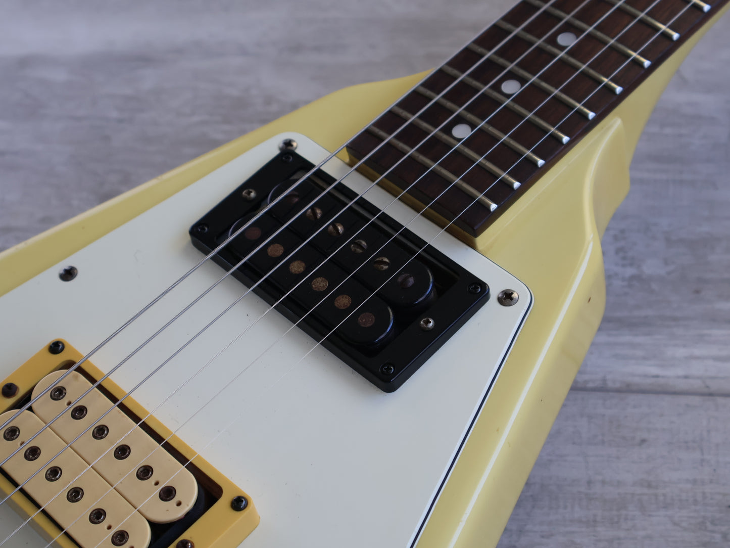 1981 Greco Japan FV-600 Flying V (Vintage White)