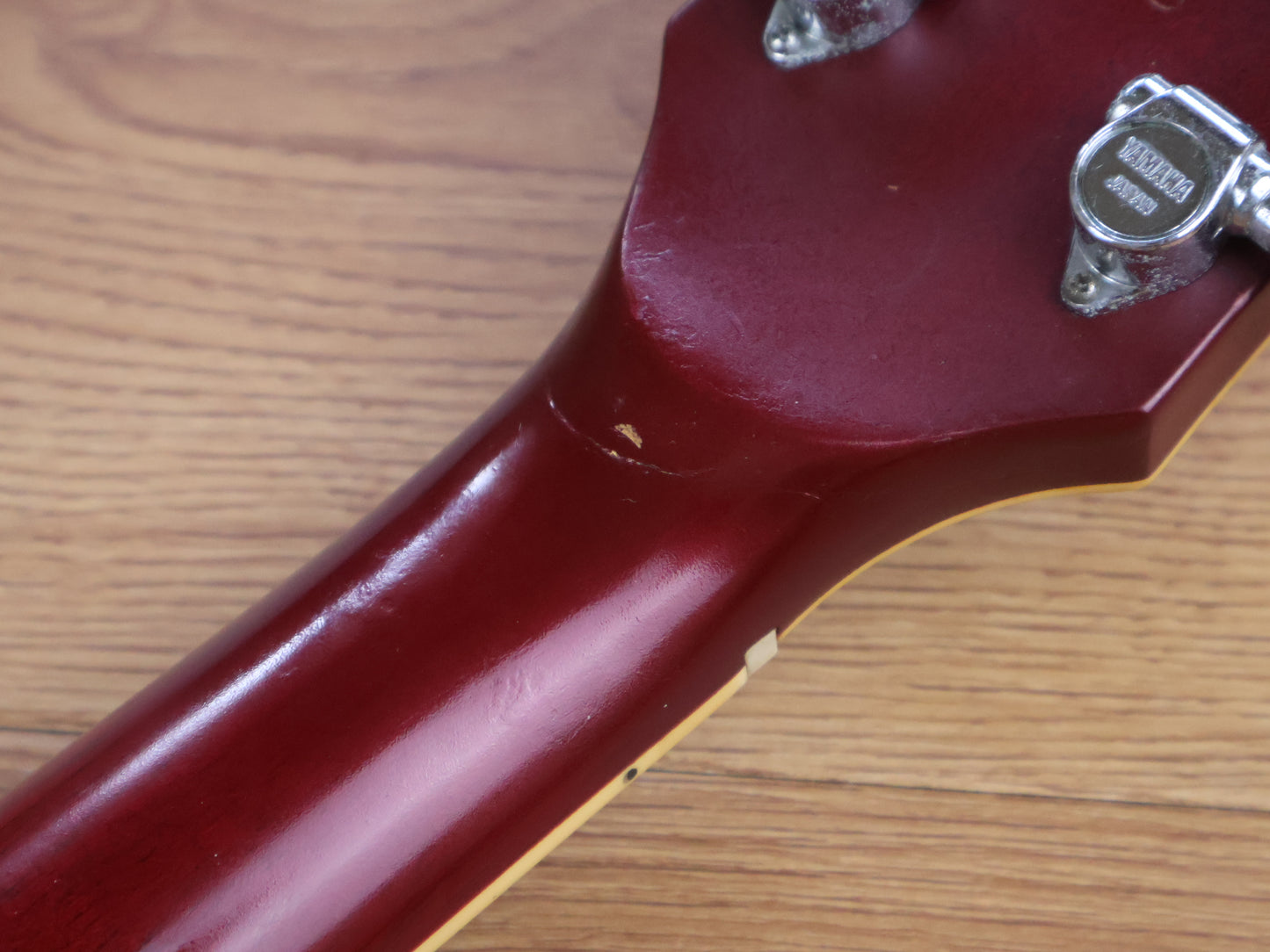 1977 Yamaha Japan SG-700 Double Cutaway (Cherry Sunburst)