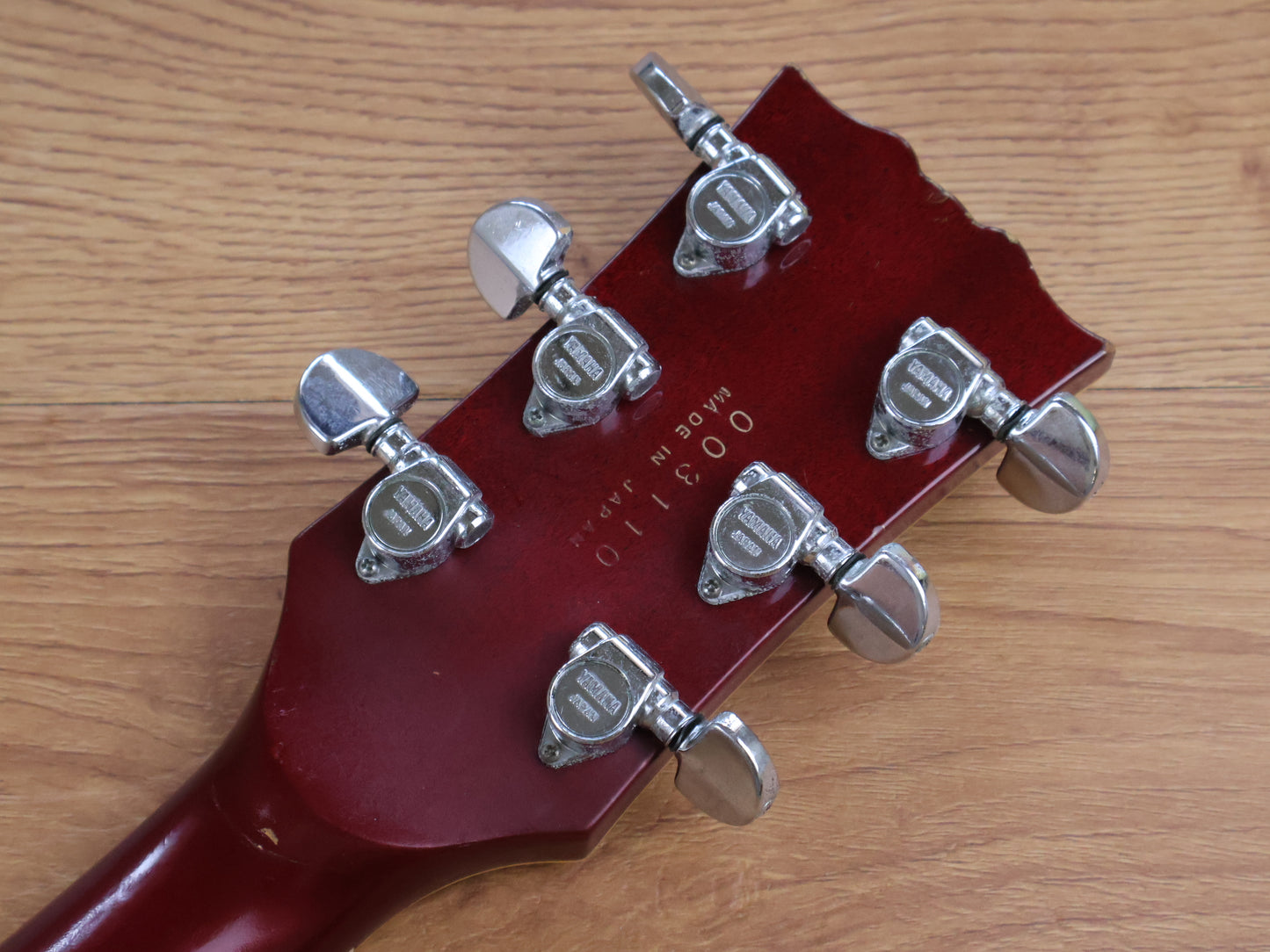 1977 Yamaha Japan SG-700 Double Cutaway (Cherry Sunburst)