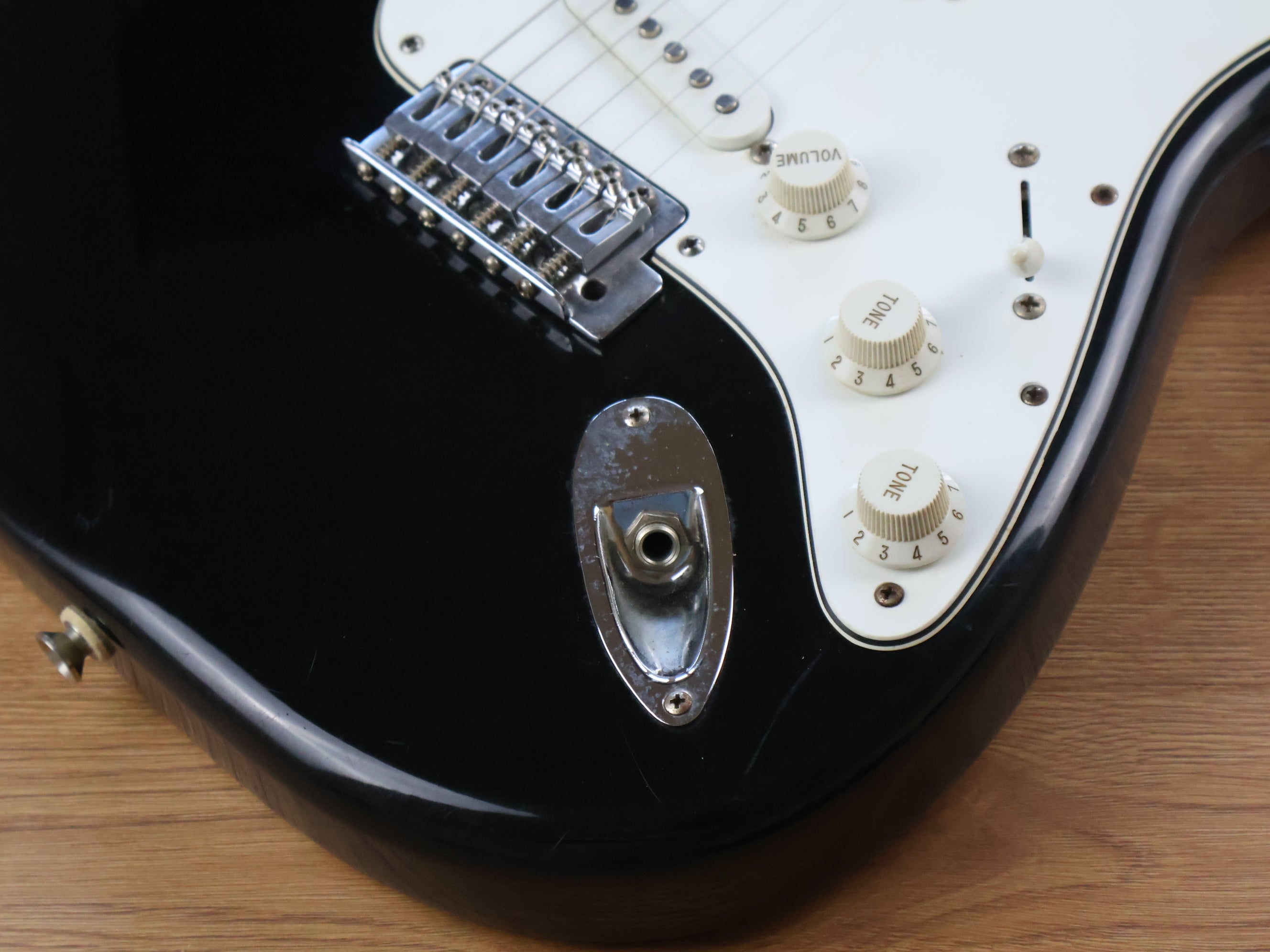 1998 Fender Mexican Standard Stratocaster (Black) – Cool Old Guitars