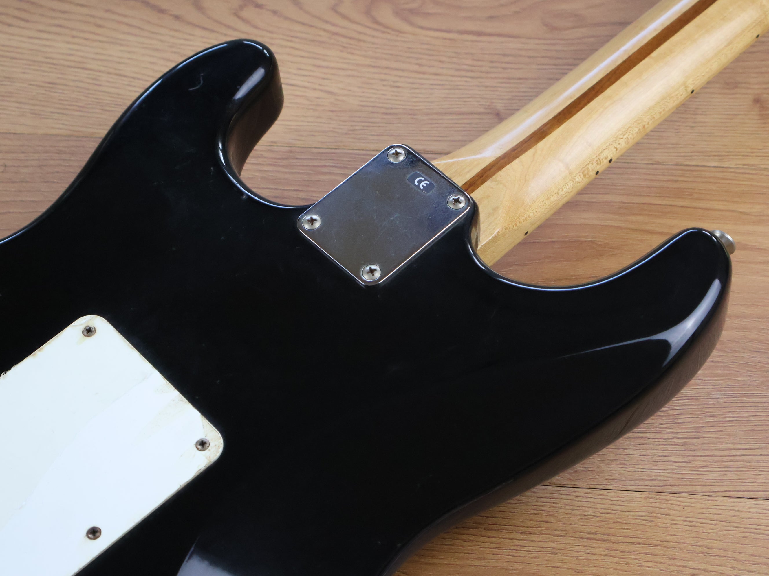 1998 Fender Mexican Standard Stratocaster (Black) – Cool Old Guitars