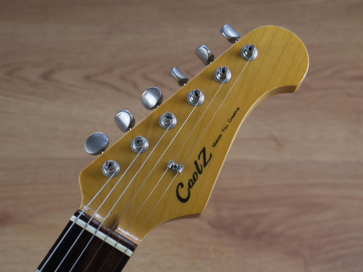 2014 Cool Z Japan ZST-1R Stratocaster (Candy Apple Red)