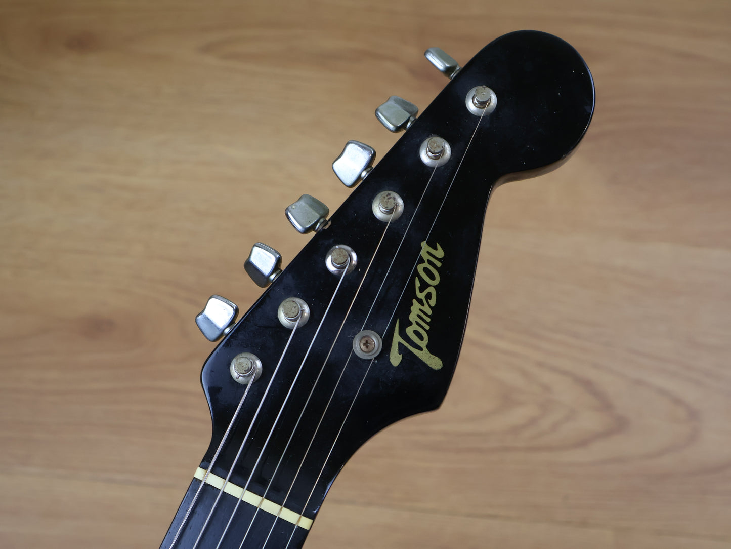 Tomson Black/Blue Burst Stratocaster
