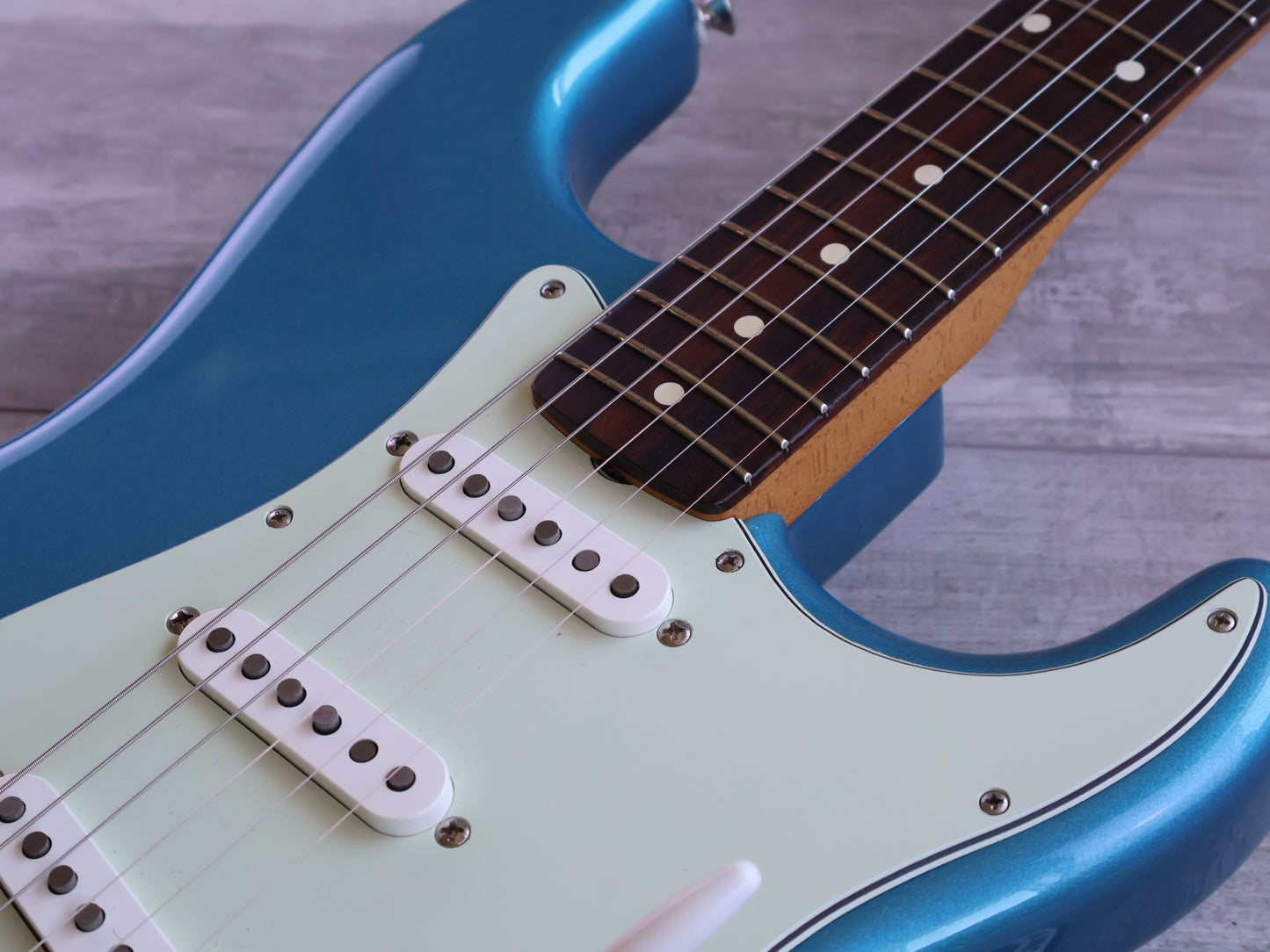 Fender Vintera II '60s Stratocaster (Lake Placid Blue)