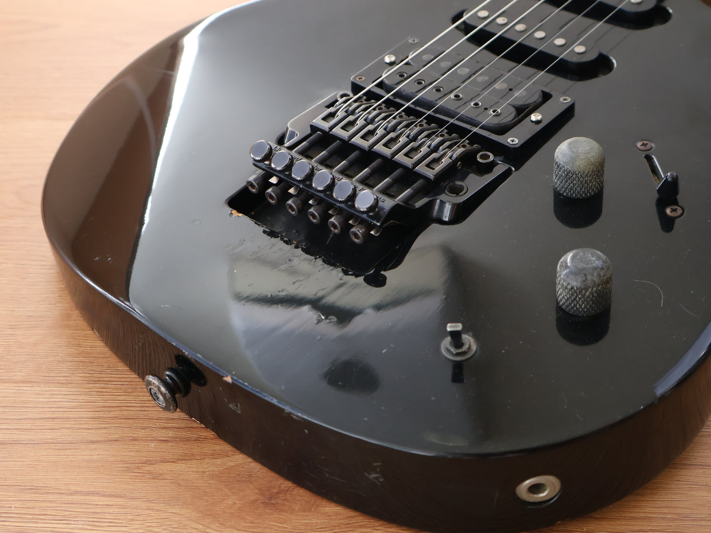 1997 Ibanez Japan RG560 Superstrat (Black)
