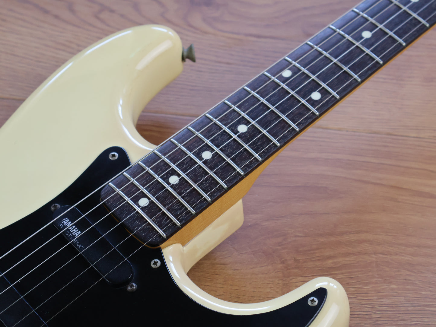 1986 Fender Japan E Series '62 Reissue Stratocaster w/EMG's (Aged White)