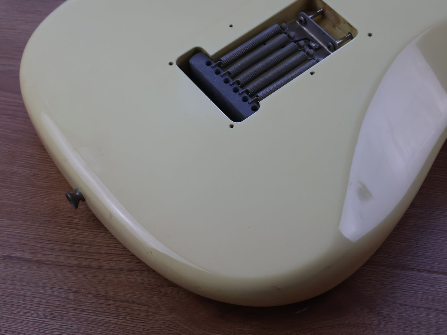 1986 Fender Japan E Series '62 Reissue Stratocaster w/EMG's (Aged White)