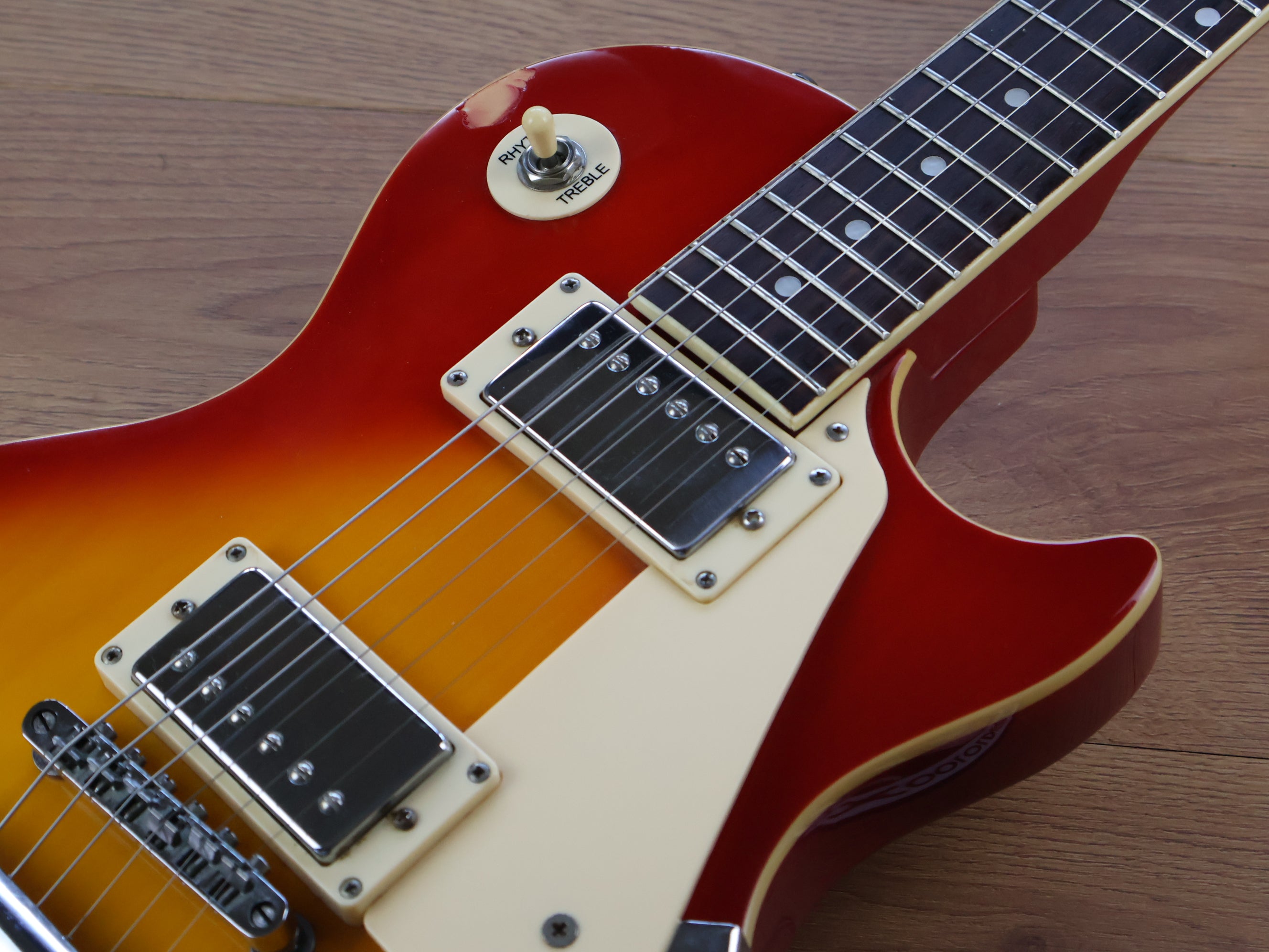 Maestro (by Gibson) Les Paul Standard – Cool Old Guitars