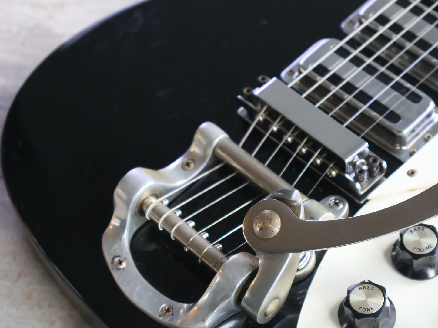 1995 Samick Korea 325 Style Double Cutaway w/Bigsby (Black)