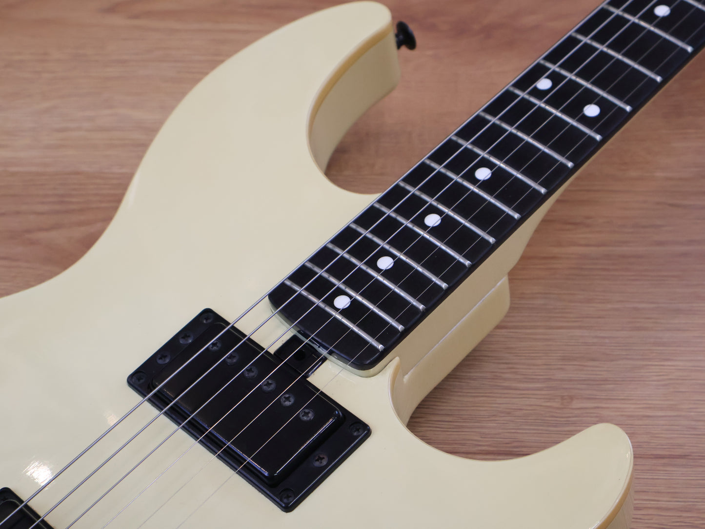 1985 Yamaha Japan SE700HE Bound Flat-Top Superstrat (White)