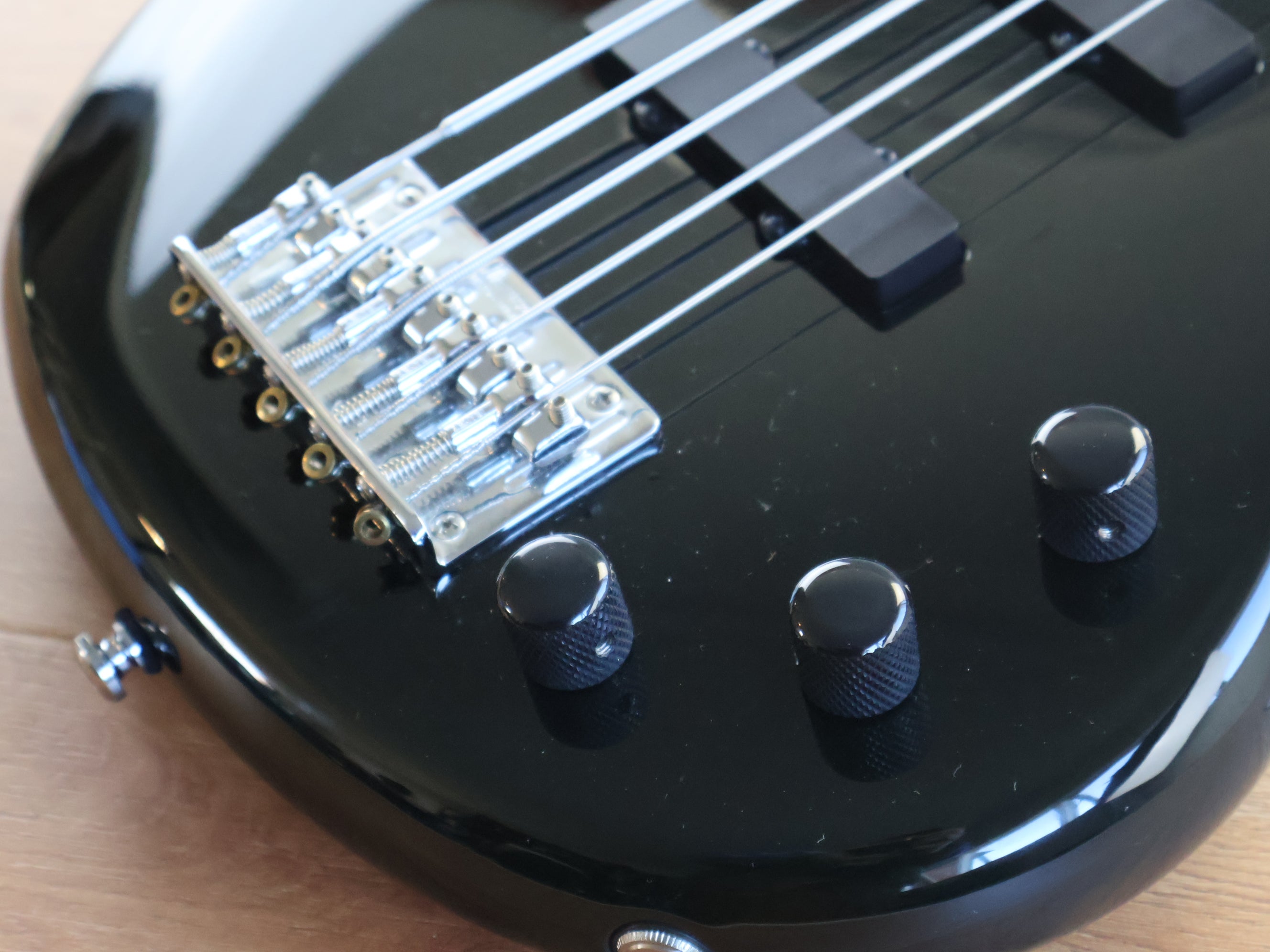 1997 Burny (Fernandes) EB-95X 
