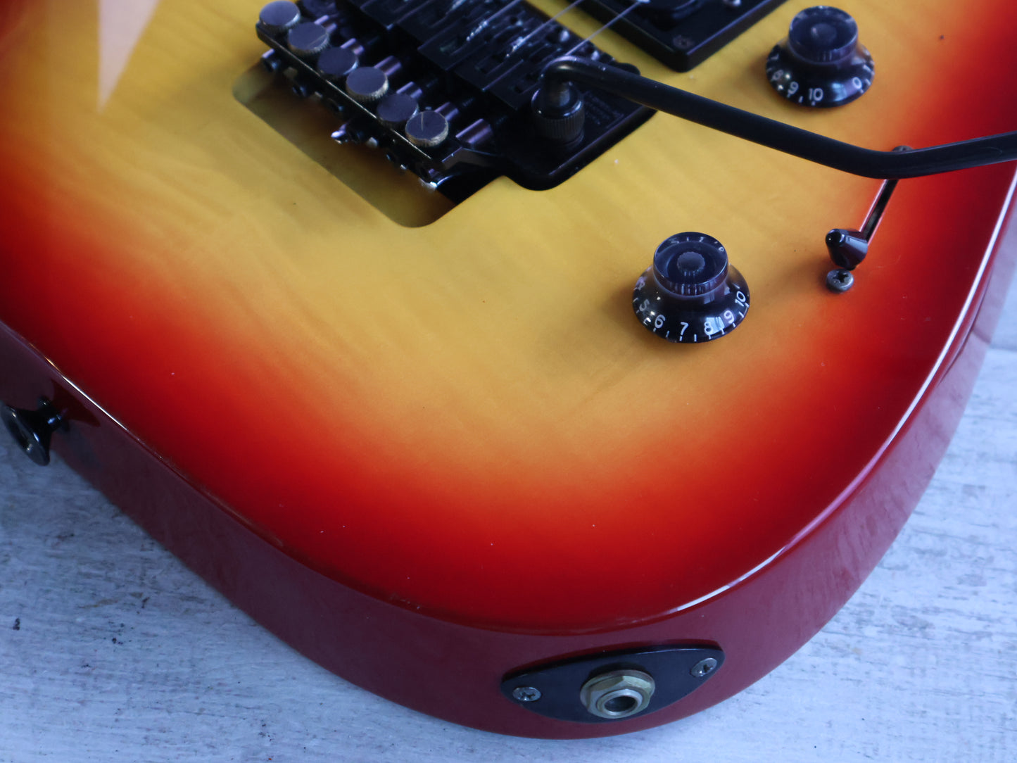 1993 Jackson Japan Professional Series Fusion XL HSS Superstrat (Cherry Sunburst)