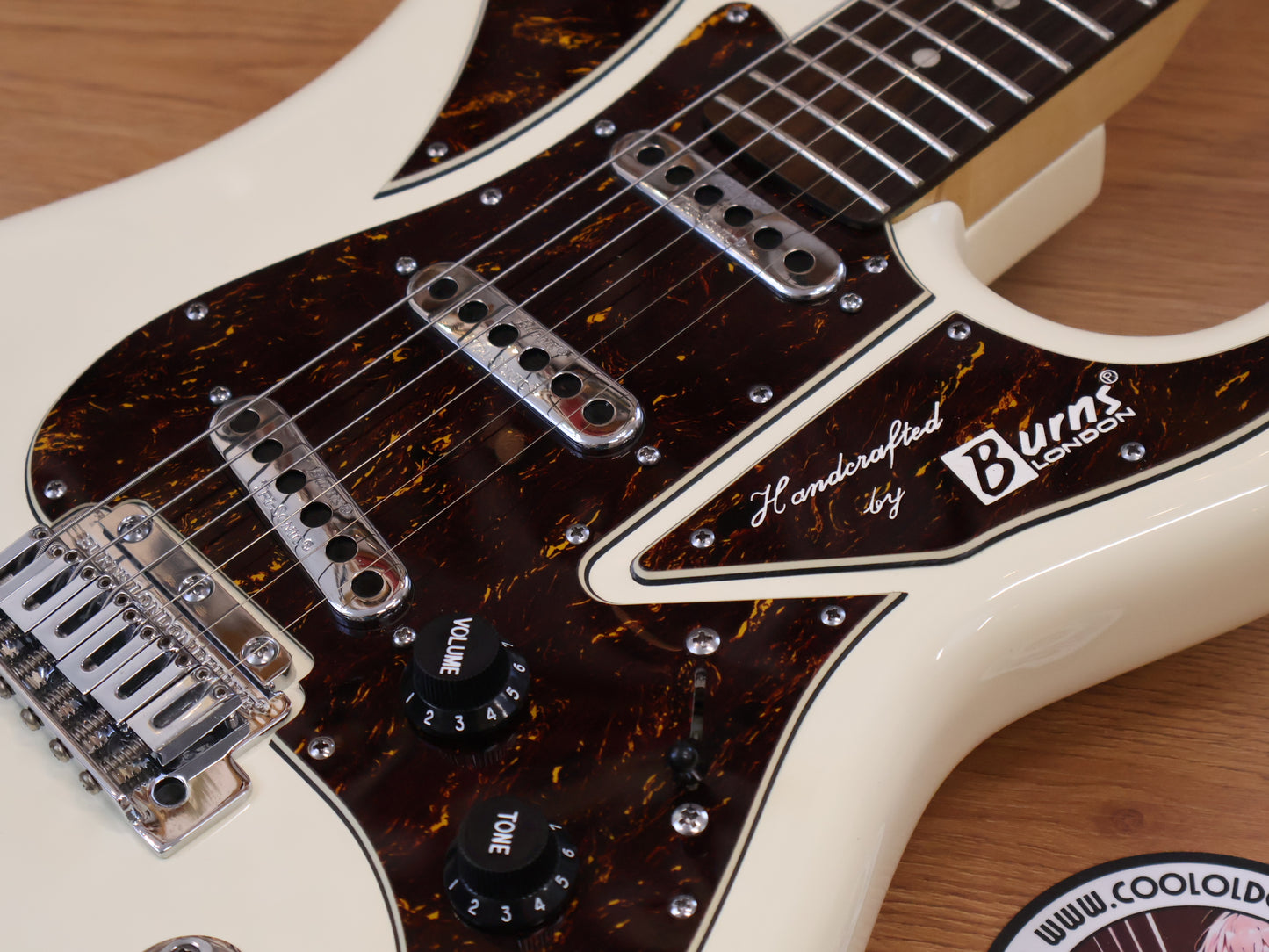 2000's Burns Cobra DX Club Series w/Tremolo (White)