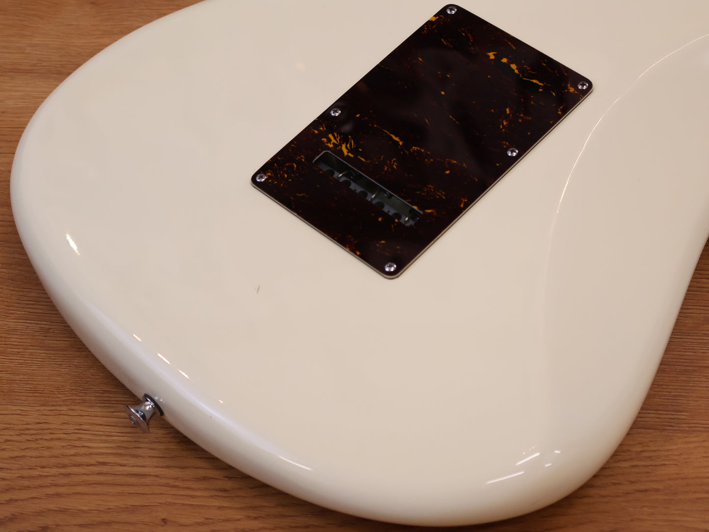 2000's Burns Cobra DX Club Series w/Tremolo (White)