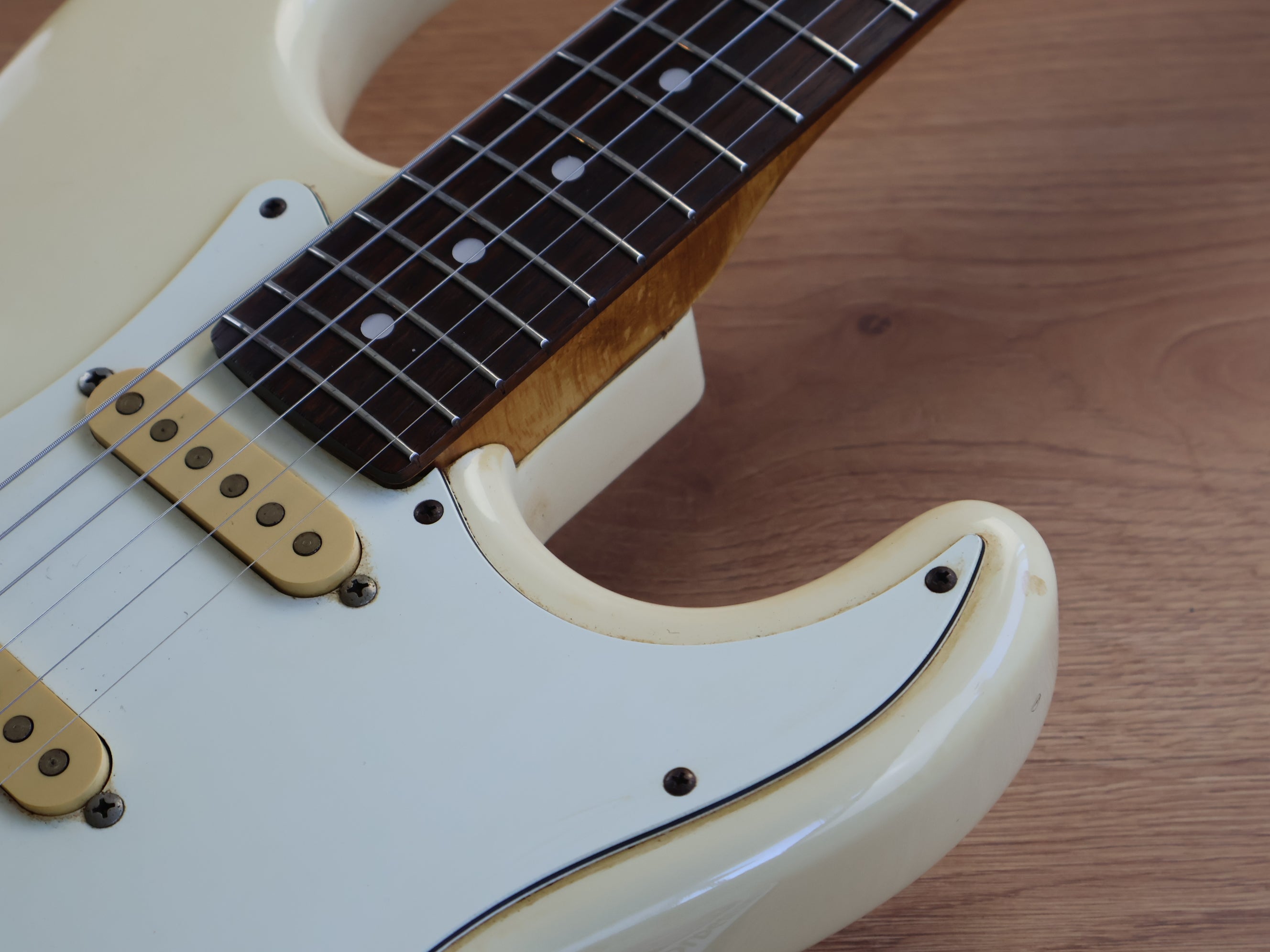 1986 Fender Japan Stratocaster Standard (Vintage White) – Cool Old