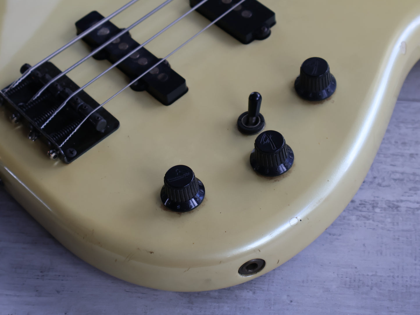 1987 Fender Japan "Jazz Bass Special" Duff McKagen Bass (Aged White)