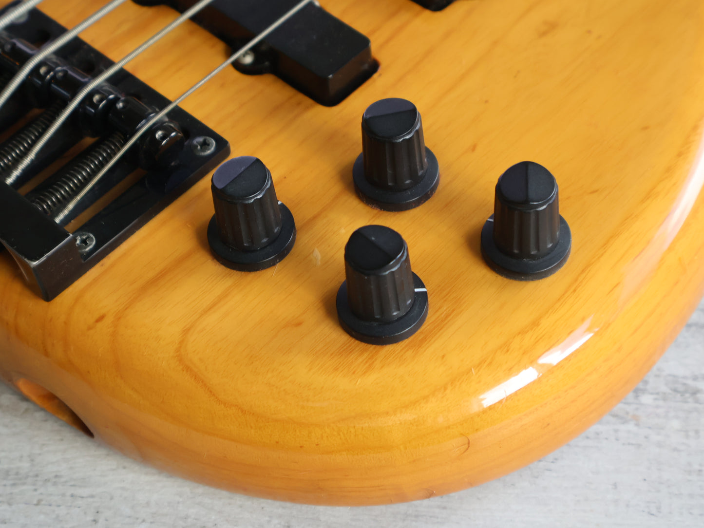 1980's TUNE "Bass Maniac" Japan TB-01 Bass w/EMG's (Natural)