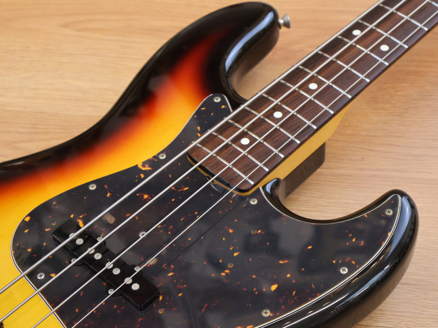 2018 Fender Japan Traditional 60's Jazz Bass (Sunburst)