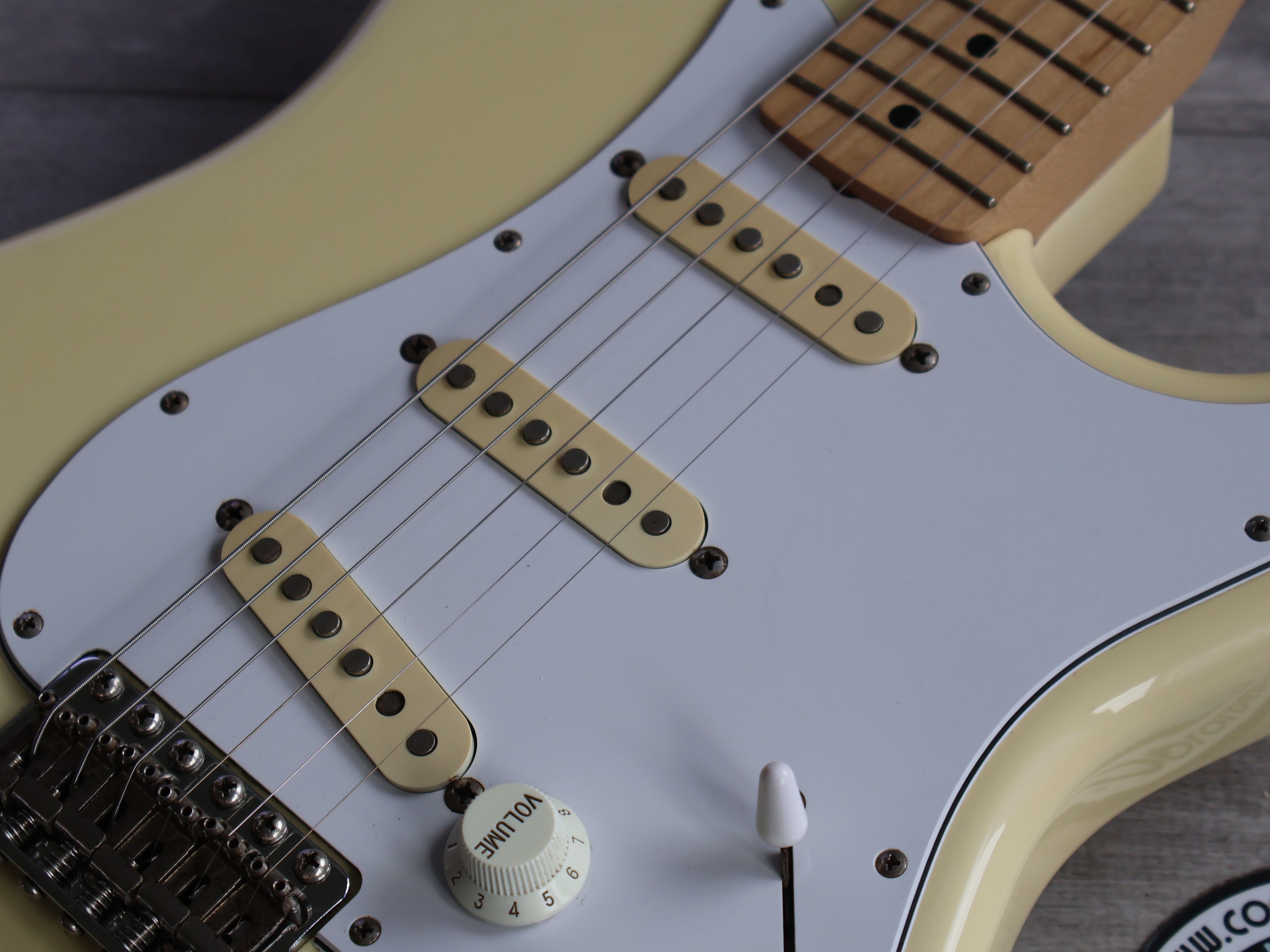 2008 Fender Japan ST-STD Stratocaster Standard (Vintage White
