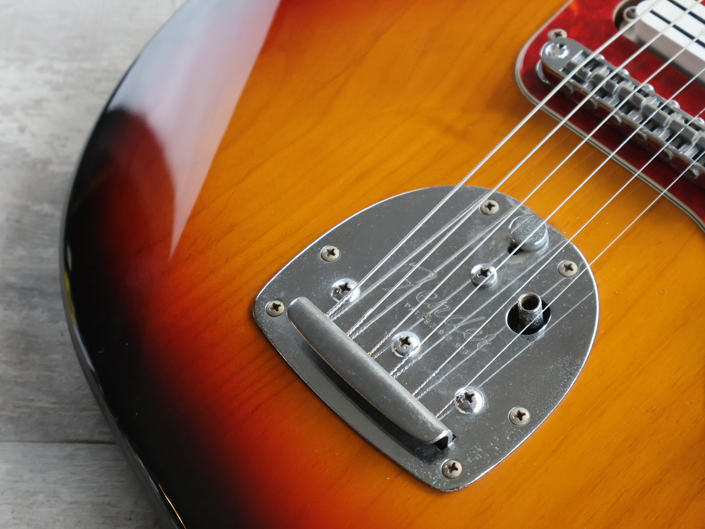 1999 Fender Japan JG66-85 Jaguar w/Seymour Duncan's (Sunburst)