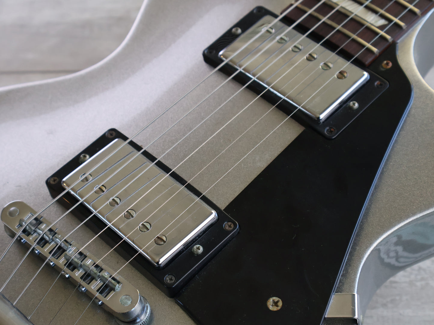 2012 Gibson USA Les Paul Studio Limited Edition (Silver Pearl)