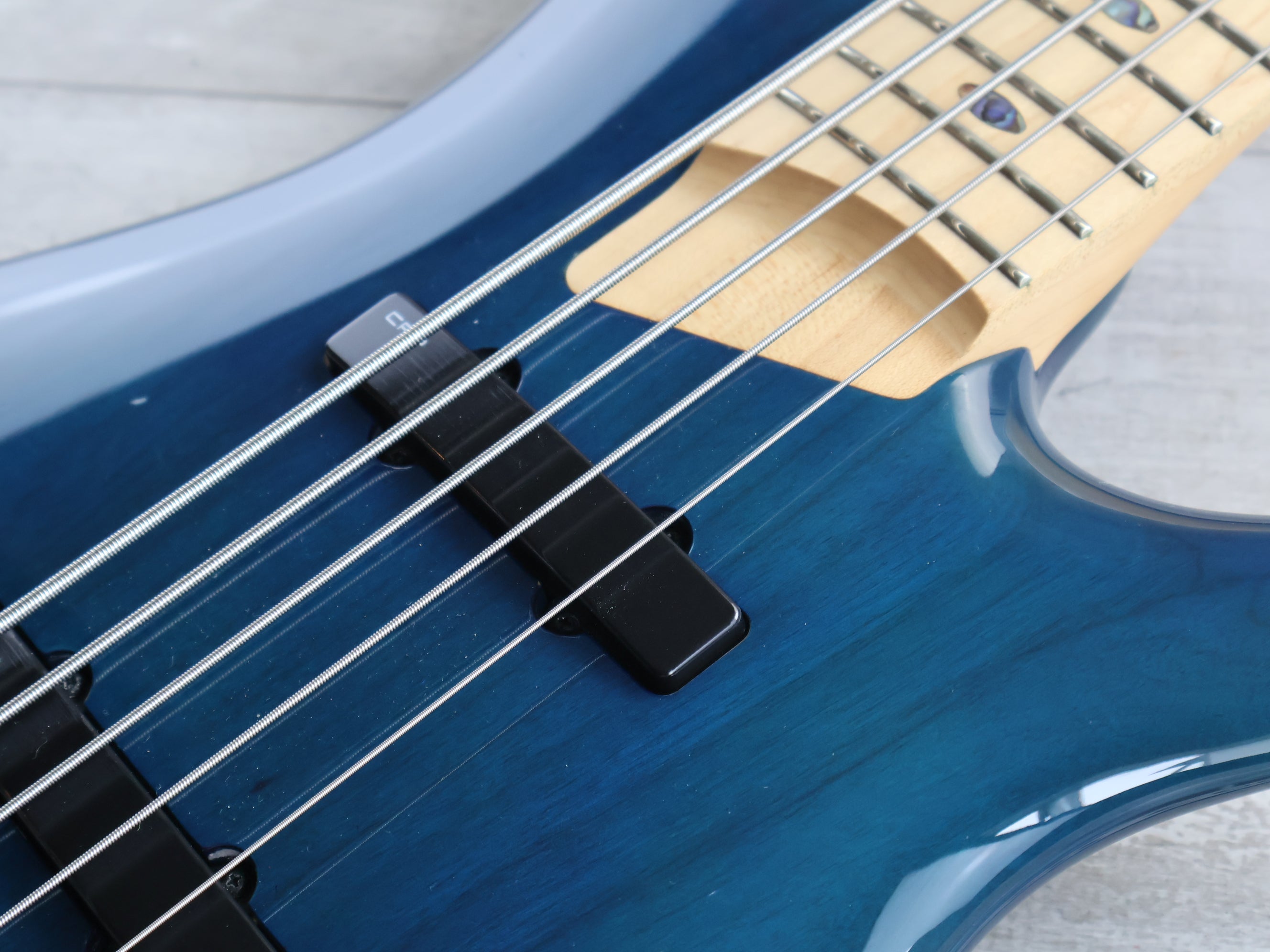 2015 Ibanez Japan SR2505M Prestige SDGR 5-String Bass (Blue Zircon