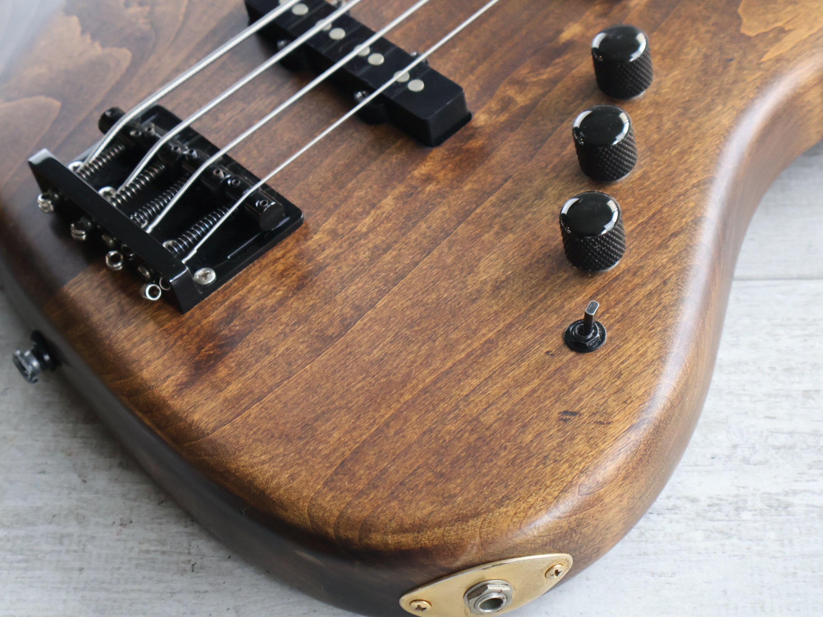 2004 Fender Japan JB62 '62 Reissue Jazz Bass (Walnut) – Cool Old