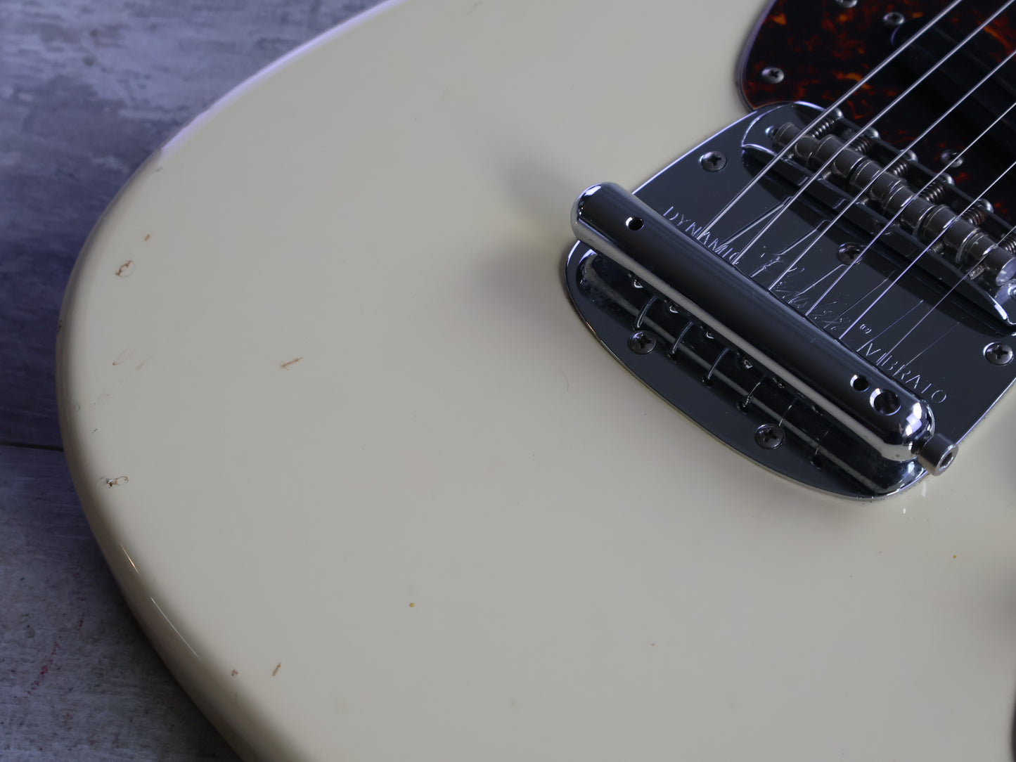 2007 Fender Japan MG69 '69 Reissue Mustang (Vintage White)