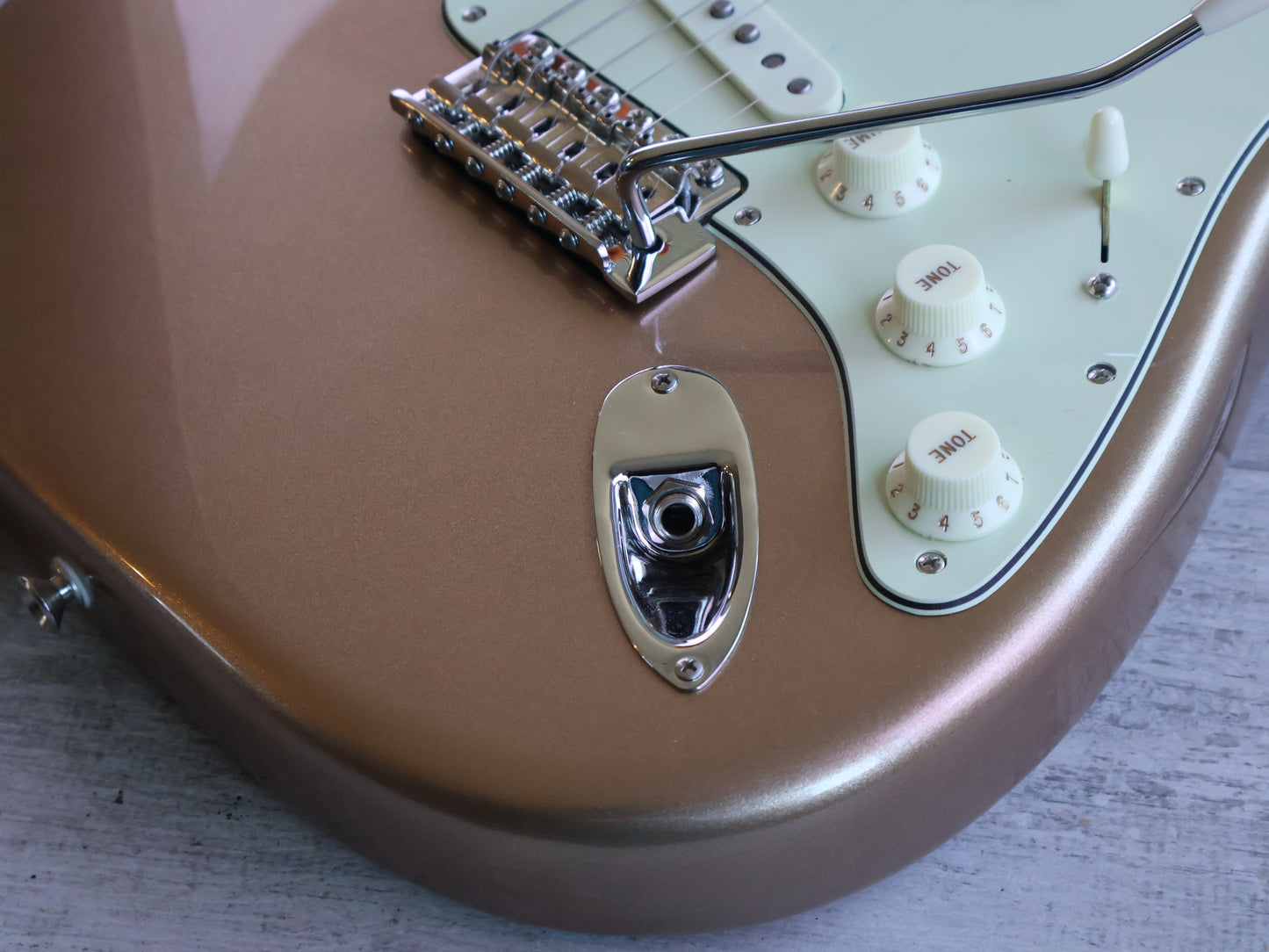 2025 Fender American Professional Classic Stratocaster (Faded Firemist Gold)