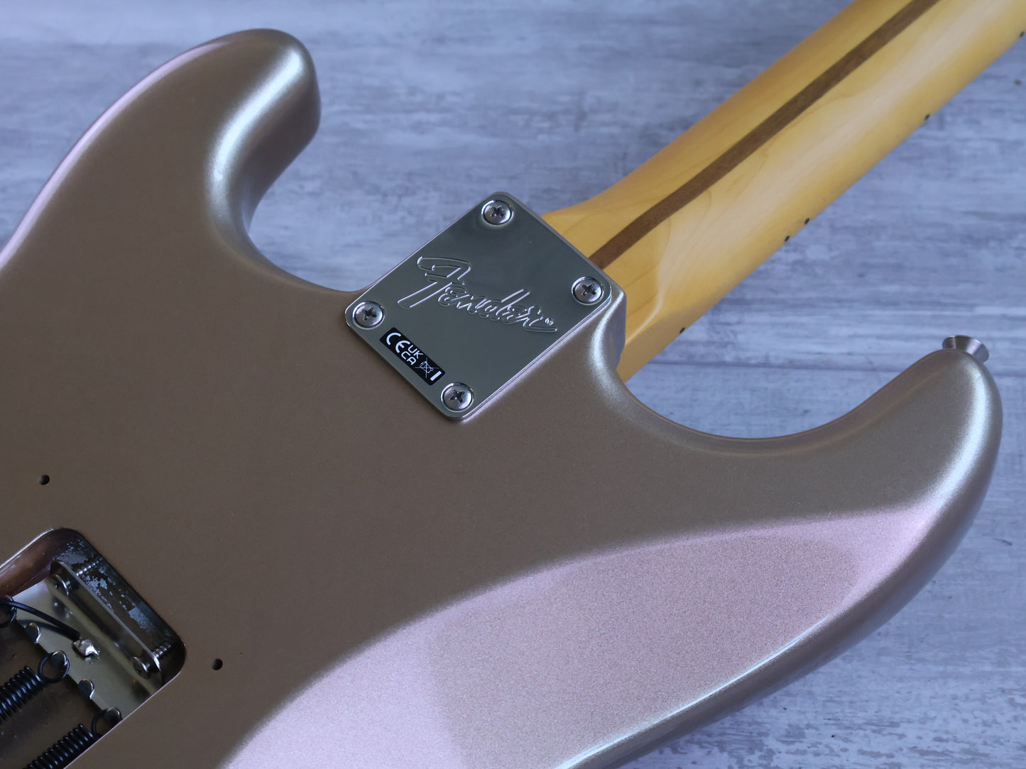 2025 Fender American Professional Classic Stratocaster (Faded Firemist Gold)