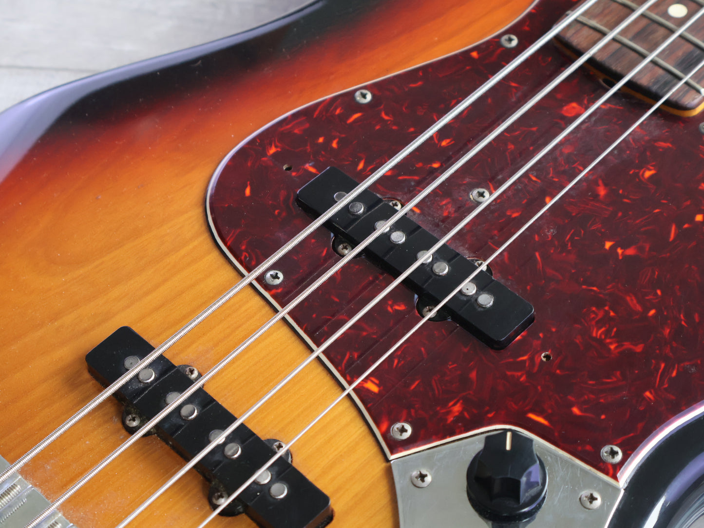 1982 Fender Japan JV "Export Series" '62 Jazz Bass Reissue (Sunburst)