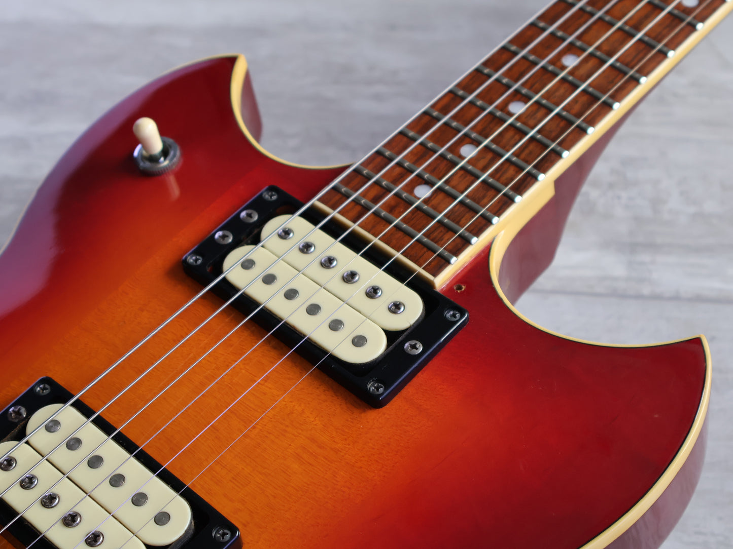 1982 Yamaha Japan SG-800S Double Cutaway (Cherry Sunburst)