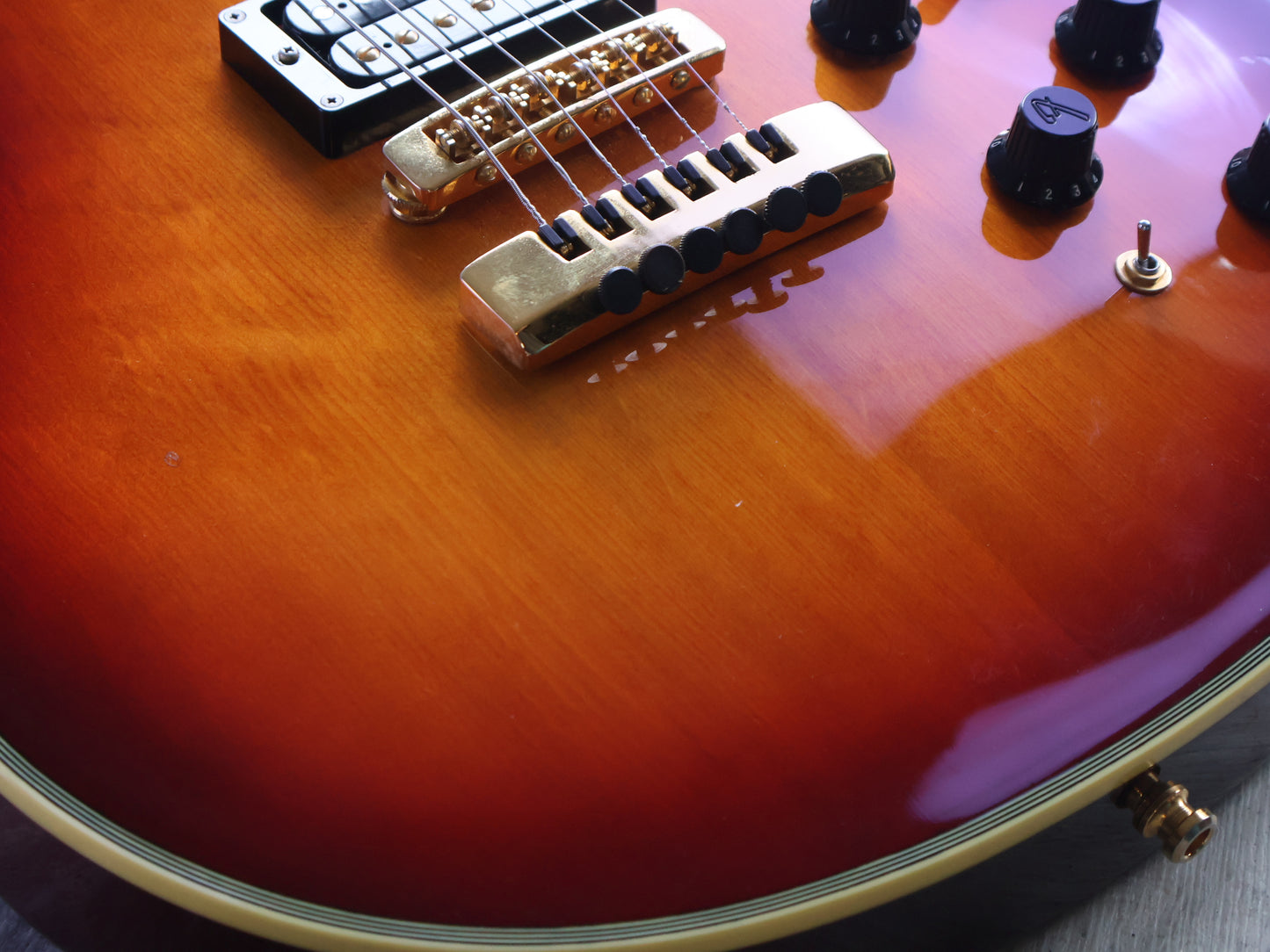 1986 Fender Japan "Master Series" Robben Ford Signature Esprit (Cherry Sunburst)