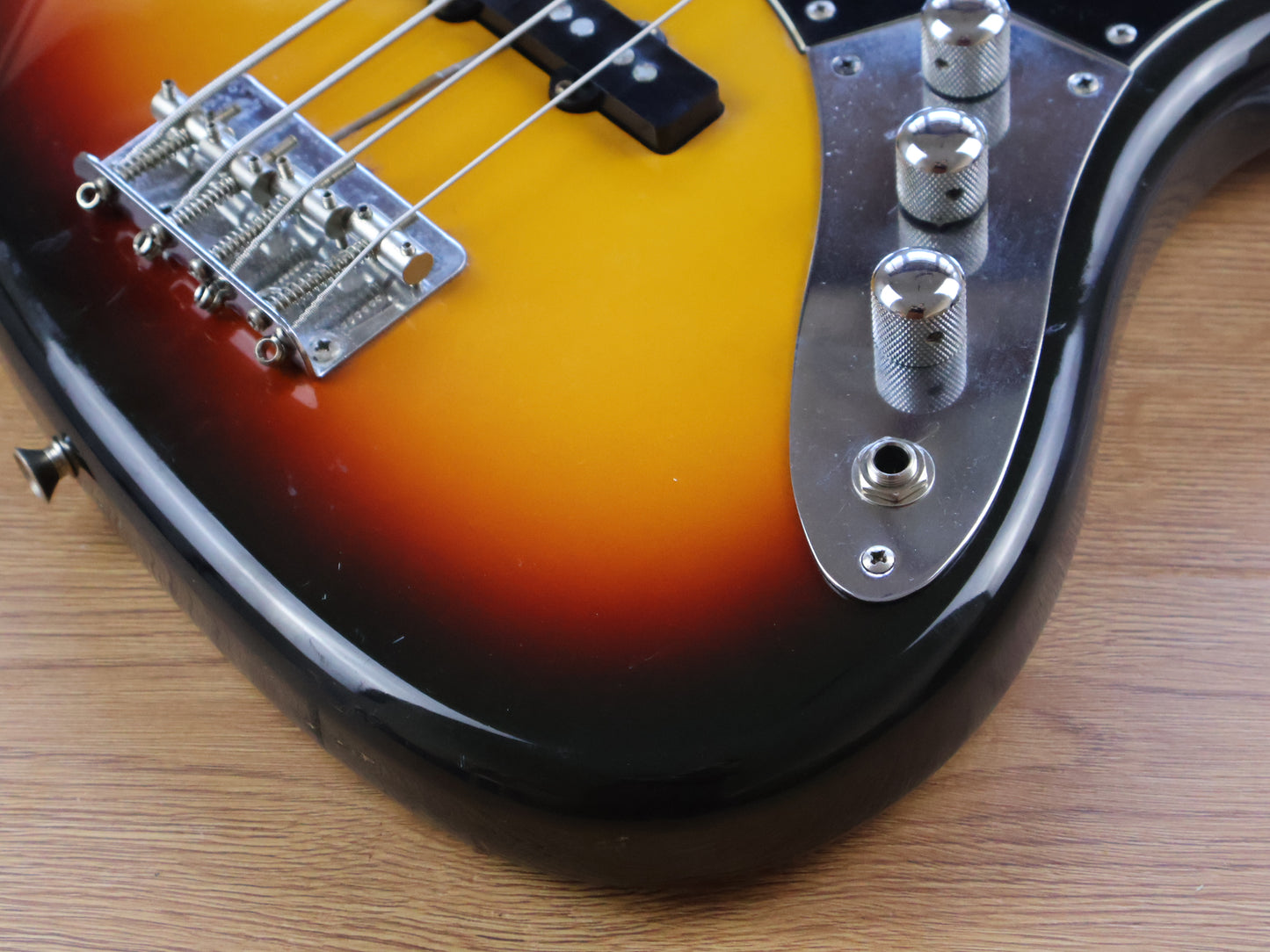 1993 Squier (by Fender Japan) Silver Series Jazz Bass (Sunburst)