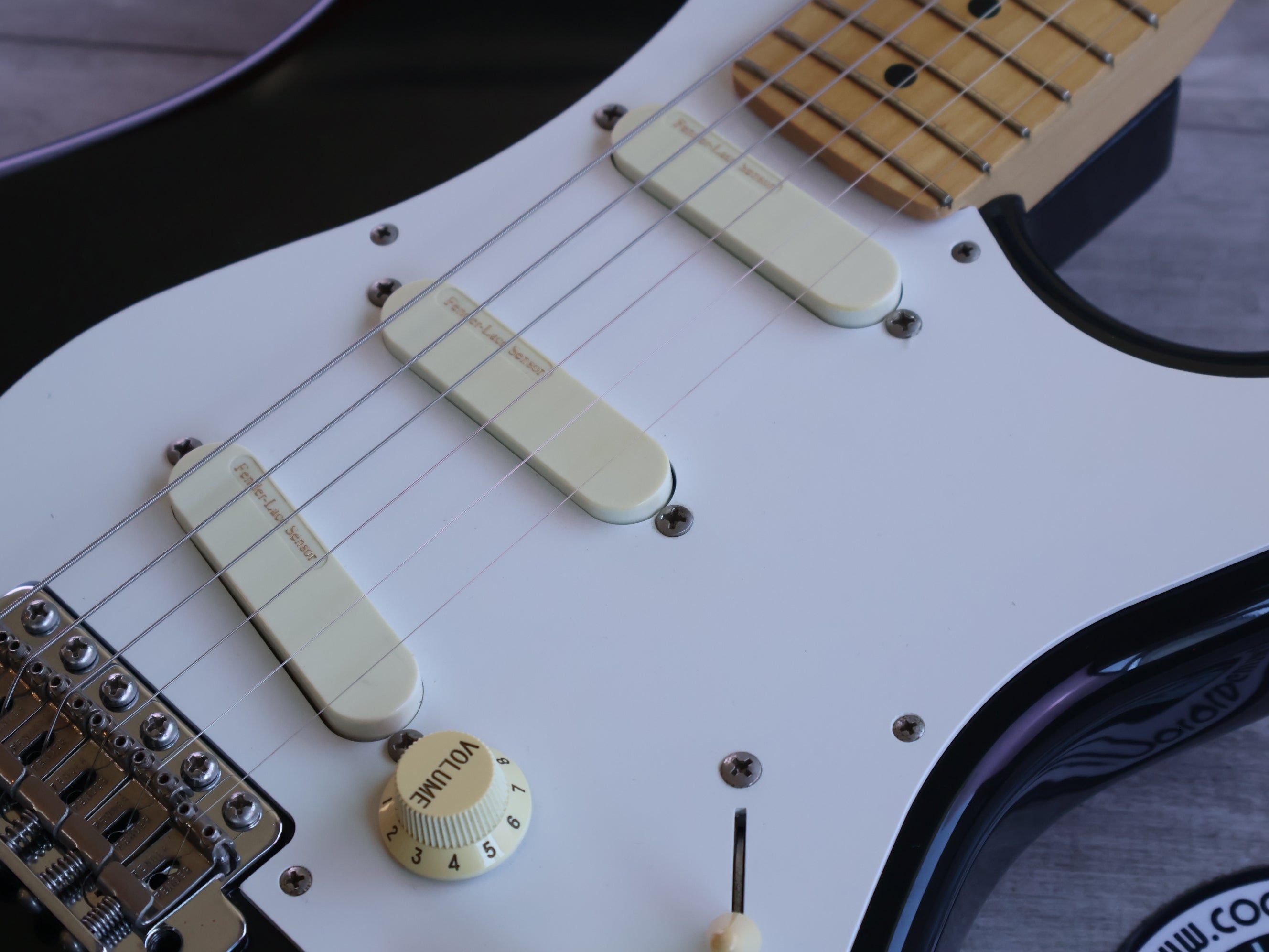 2002 Fender Japan ST54-95LS '54 Reissue Stratocaster w/Lace