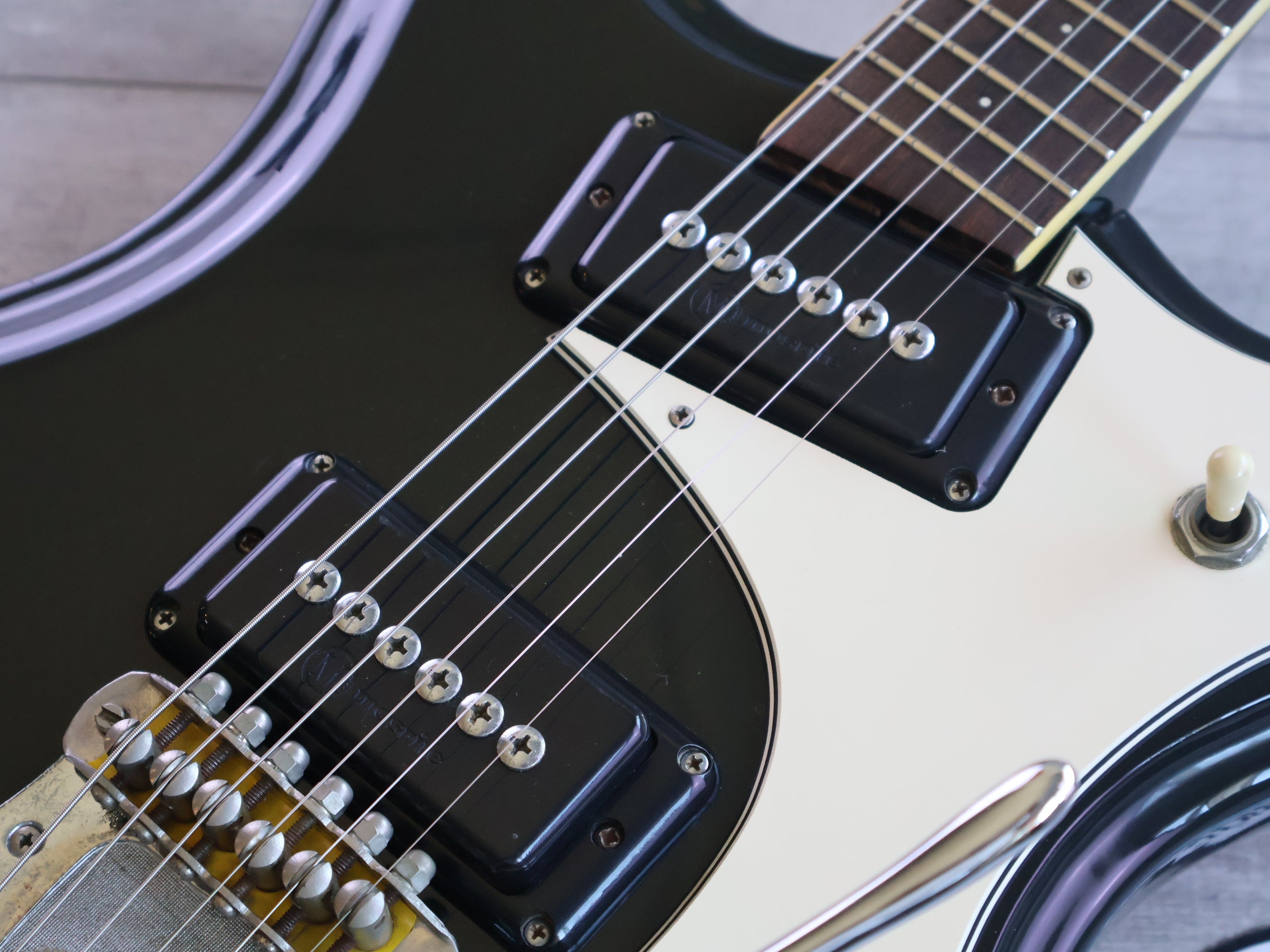 1970's Mosrite Japan Avenger w/Moseley Vibrato (Black) – Cool Old