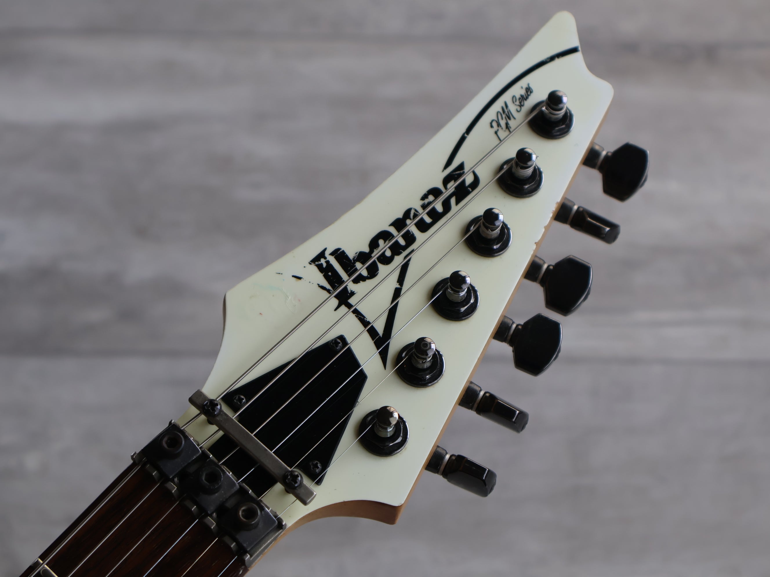 1997 Ibanez Japan PGM30 Paul Gilbert Signature Model (White