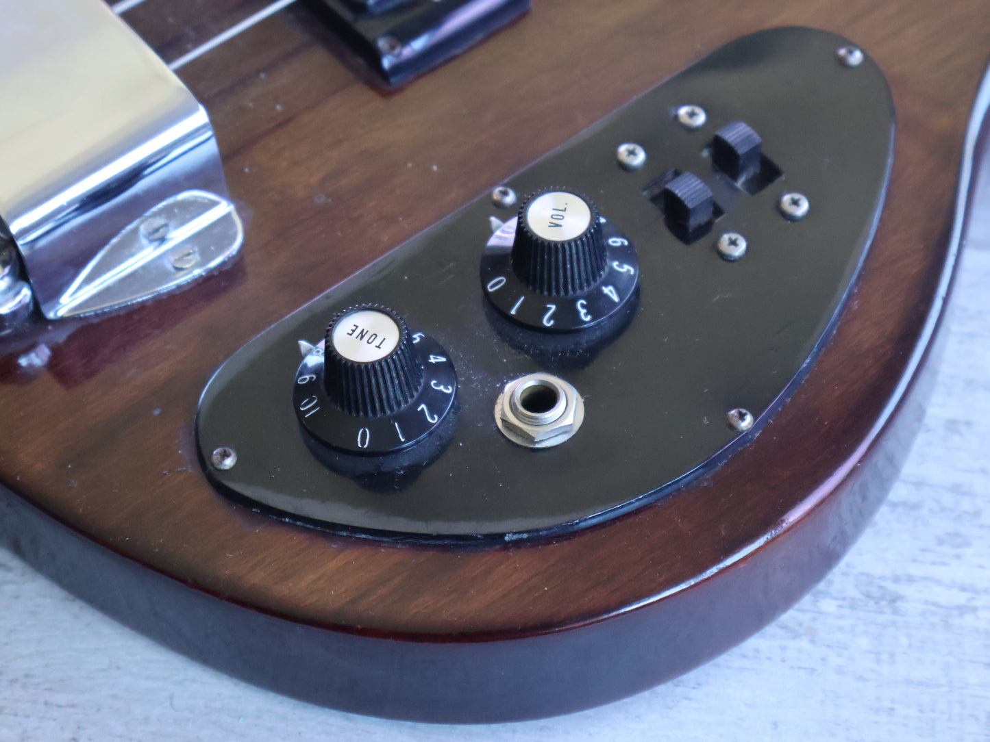 1972 Gibson USA SB450 SG Bass (Walnut)
