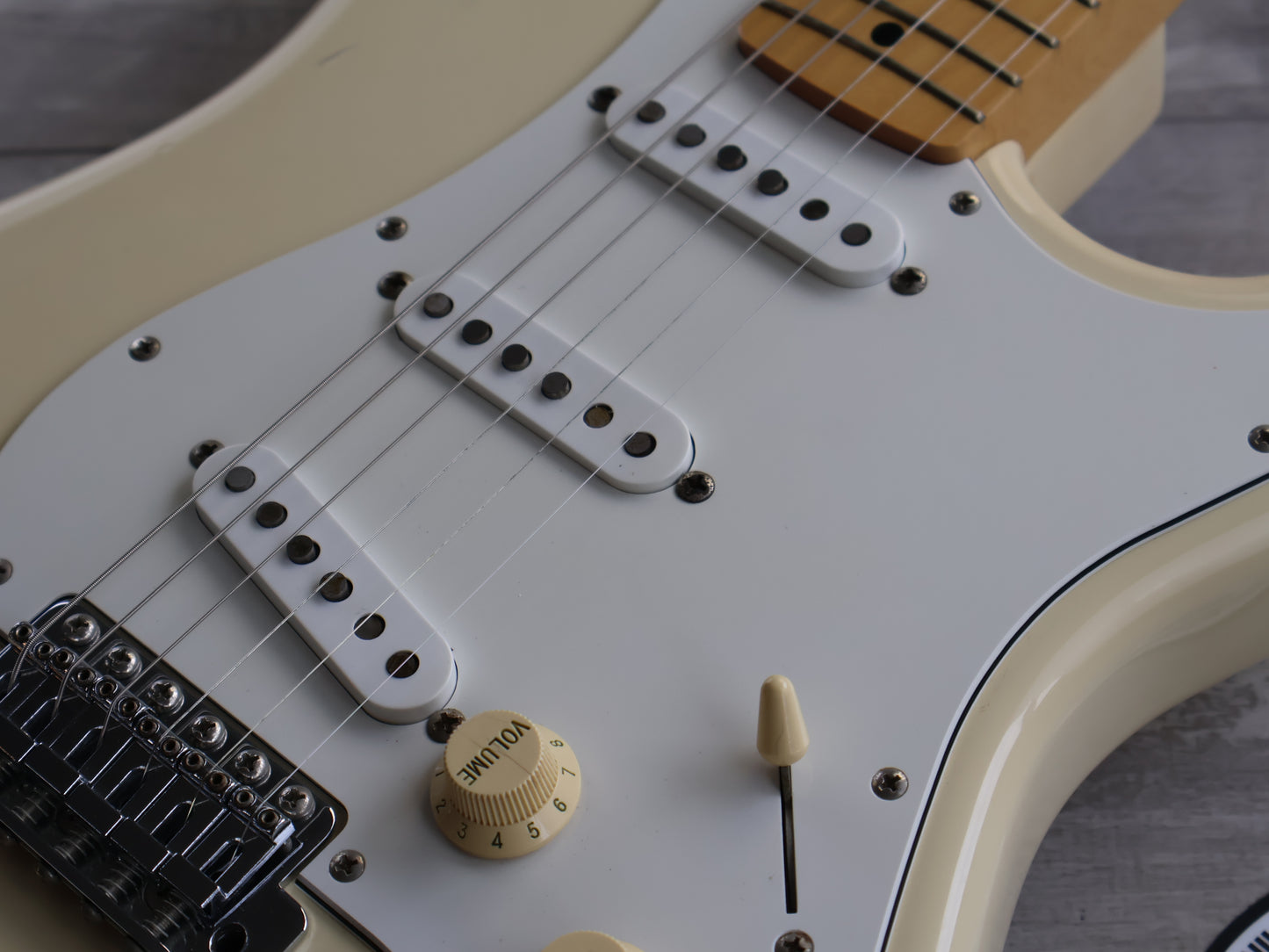 2004 Fender Japan ST72-58US '72 Reissue Stratocaster (Vintage White)