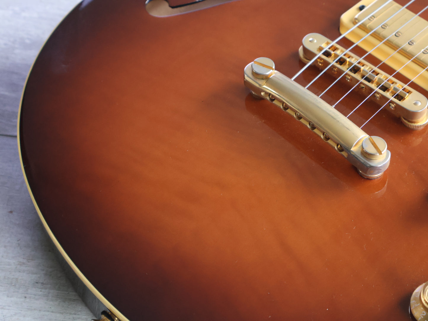1999 Yamaha AEX-520 Semi-Hollow Thinline w/Mini Humbuckers (Brown Sunburst)