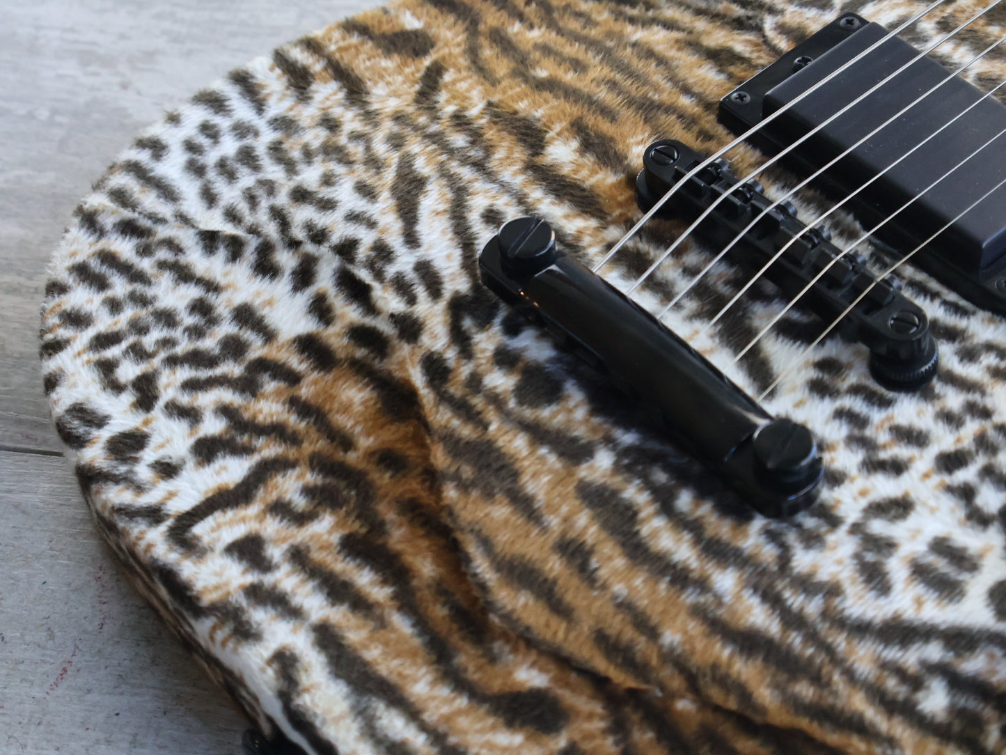 Grassroots (by ESP) G-HR-38 Horizon (Fuzzy Leopard)