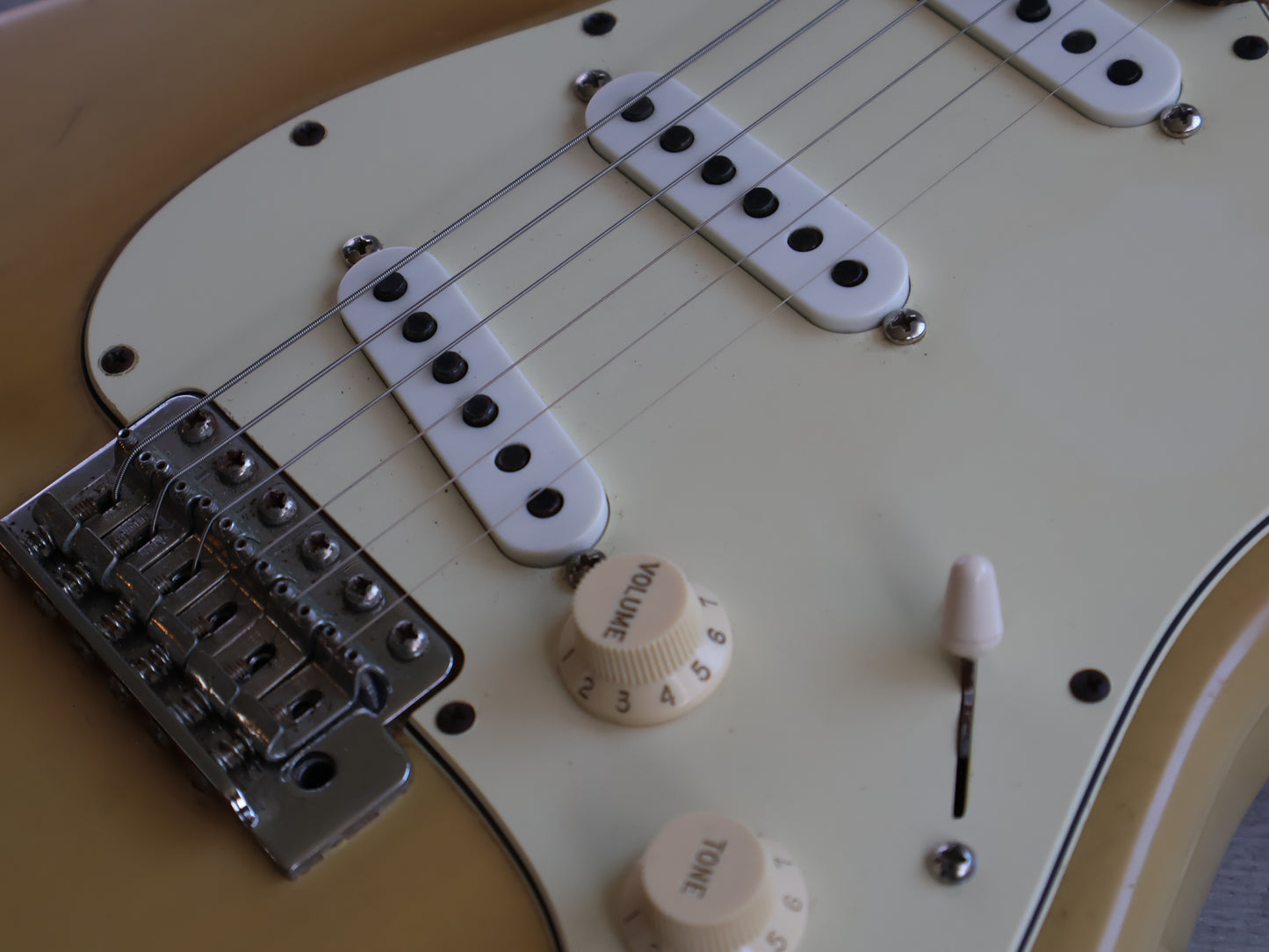 2006 Fender USA Highway One Stratocaster (Honey Blonde)