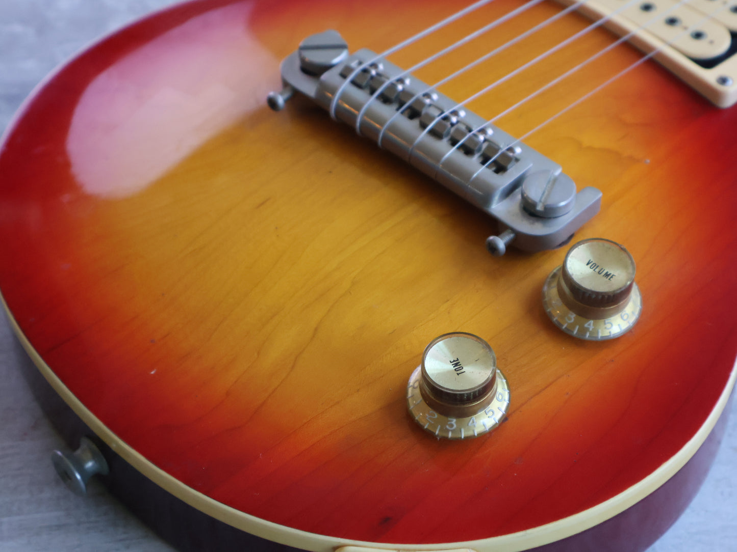 1980's Camel Japan Mini Les Paul (Sunburst)