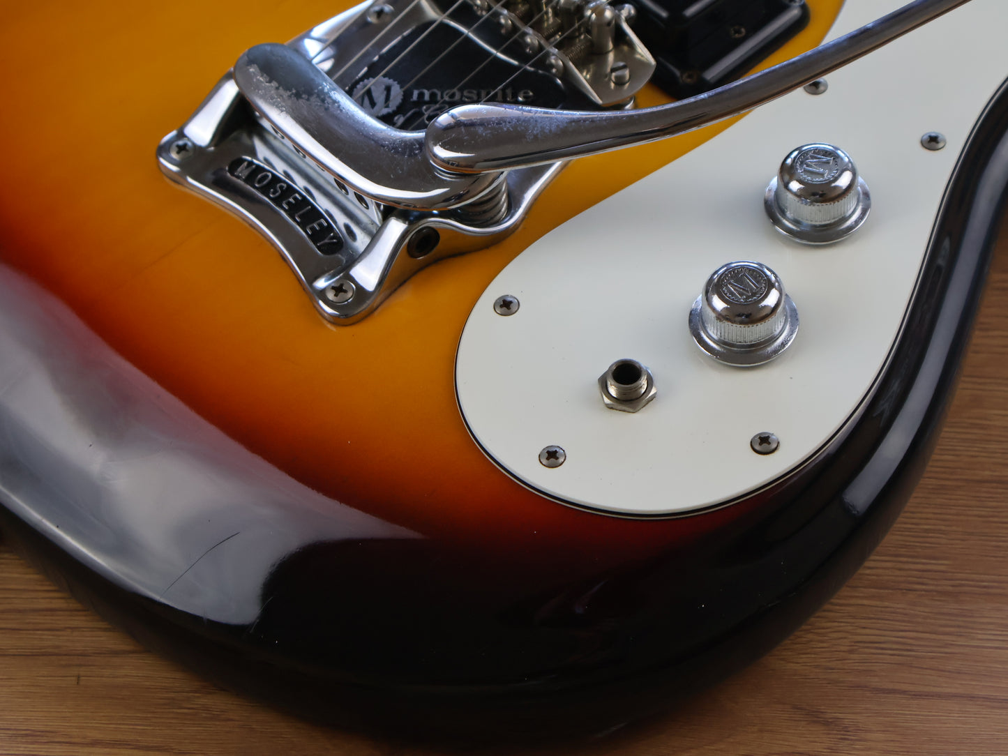 1998 Mosrite "1965" Reissue Ventures Model w/Moseley Tremolo (Sunburst)