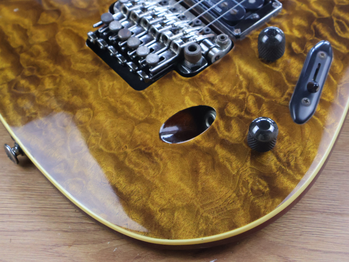 2012 Ibanez Prestige S5420QD HH S Series w/Seymour Duncan's (Tiger Eye)