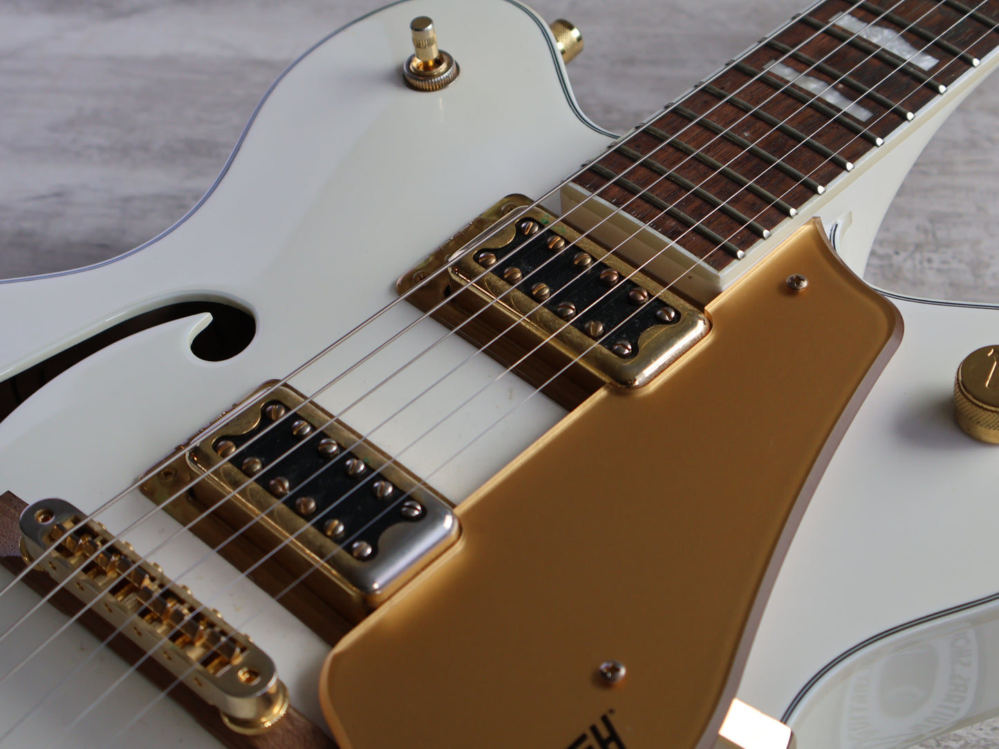 2023 Gretsch G5422TG Electromatic Classic HollowBody Double-Cut w/Bigsby (White)
