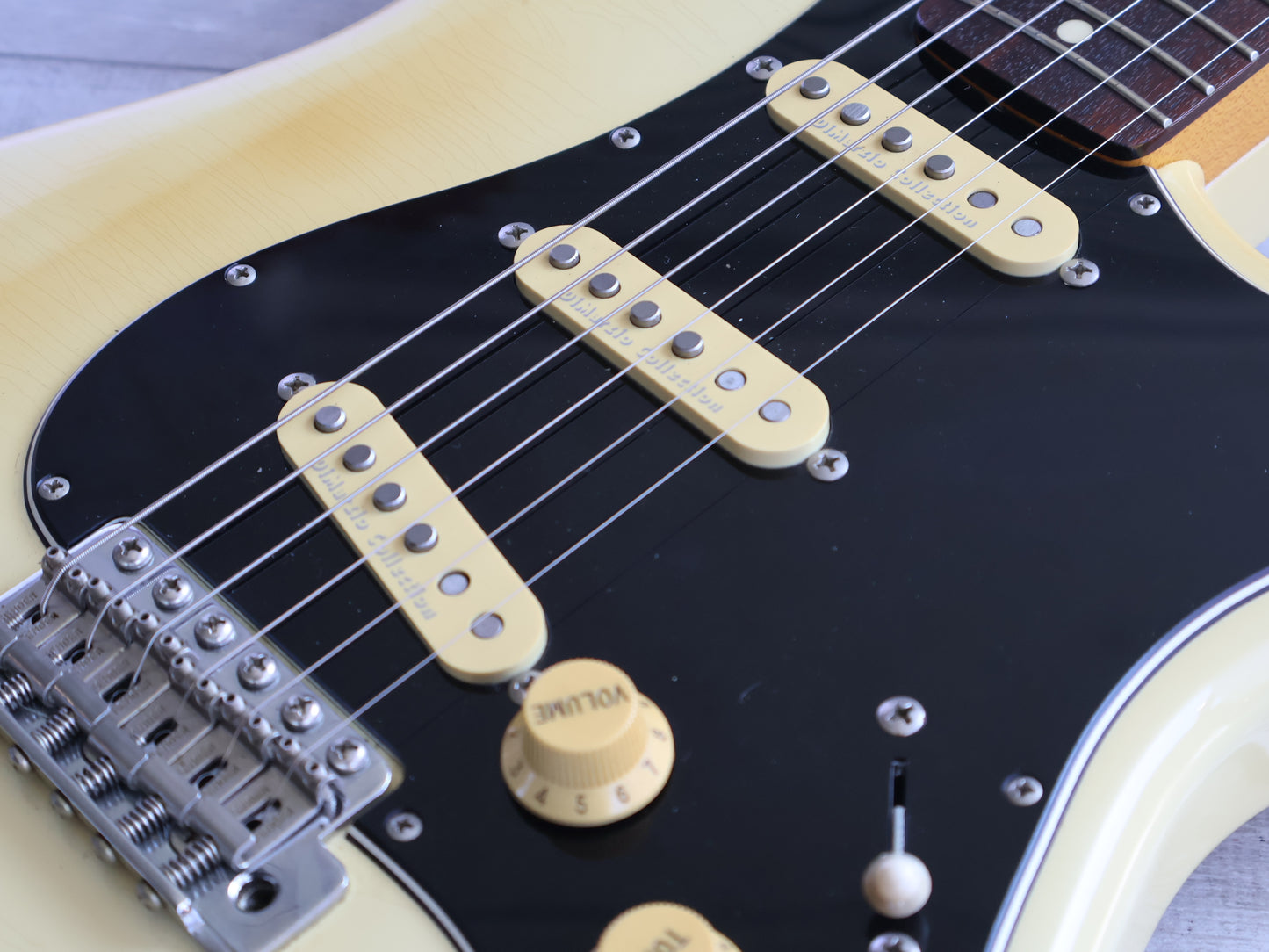 2007 Fender Japan ST62-105DMC Dimarzio Collection '62 Reissue Stratocaster (Vintage White)