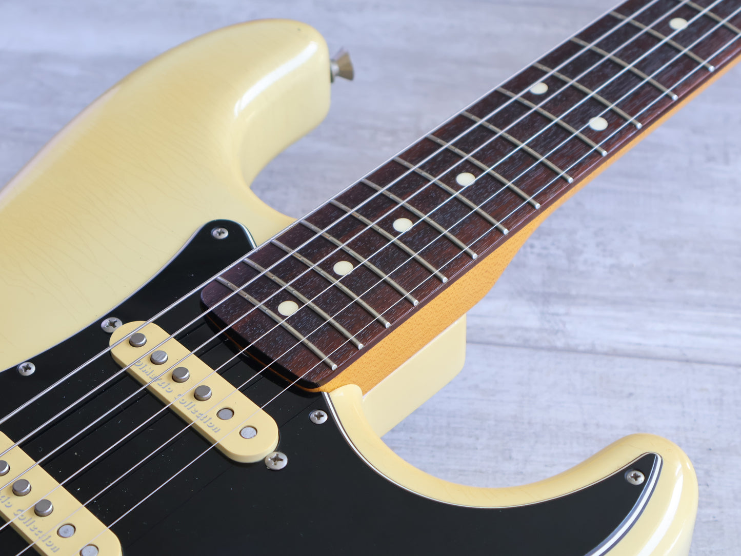 2007 Fender Japan ST62-105DMC Dimarzio Collection '62 Reissue Stratocaster (Vintage White)