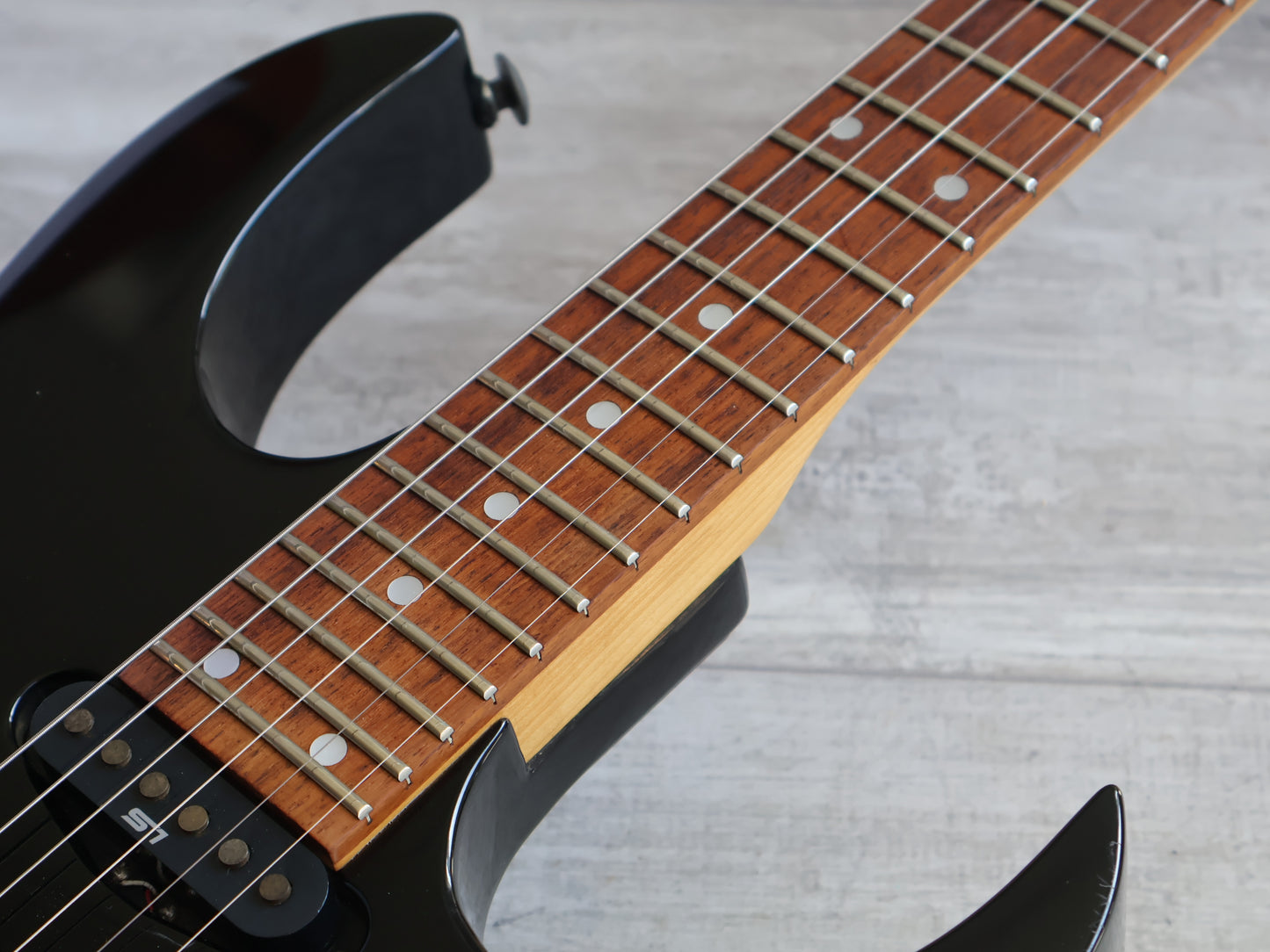 1989 Ibanez Japan RG560 HSS Superstrat (Black)