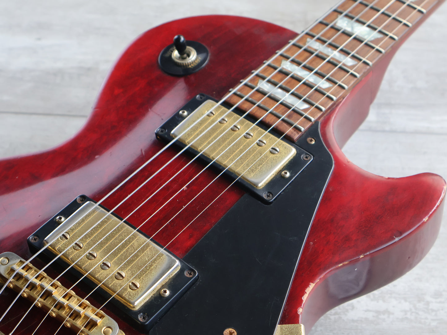 2001 Gibson USA Les Paul Studio (Wine Red)